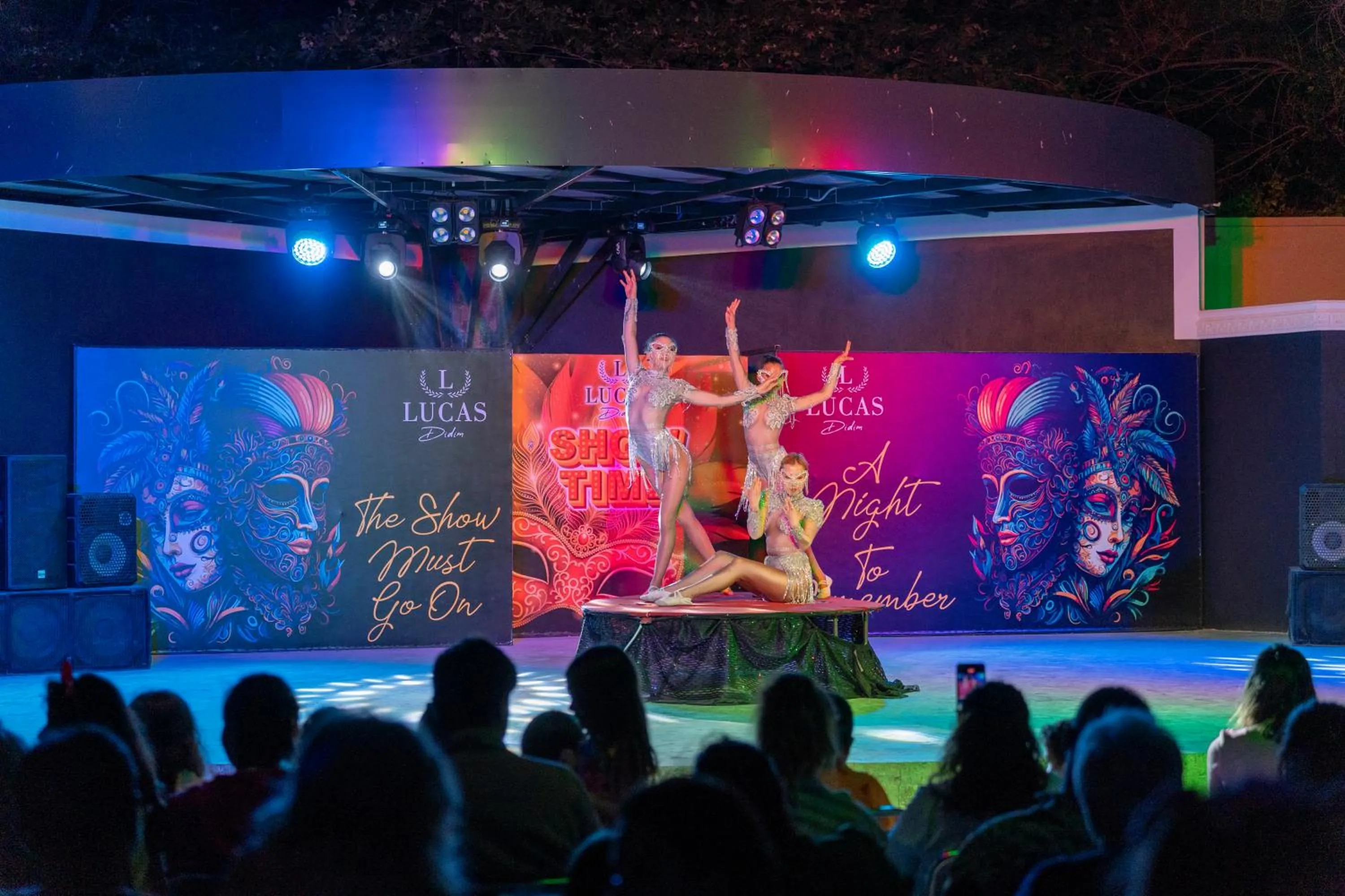Evening entertainment in LUCAS DIDIM RESORT