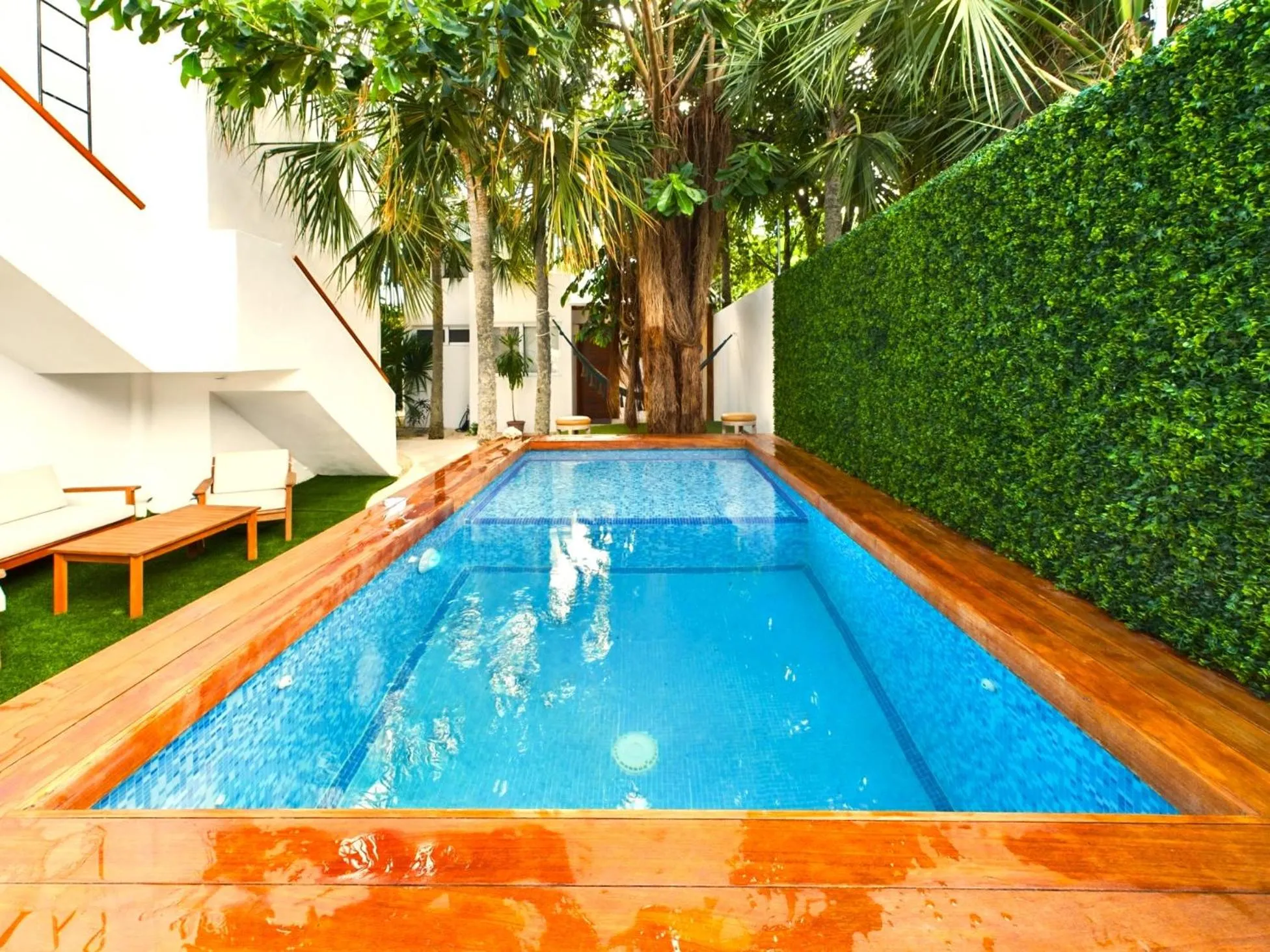 Swimming pool in SAYU - Suites