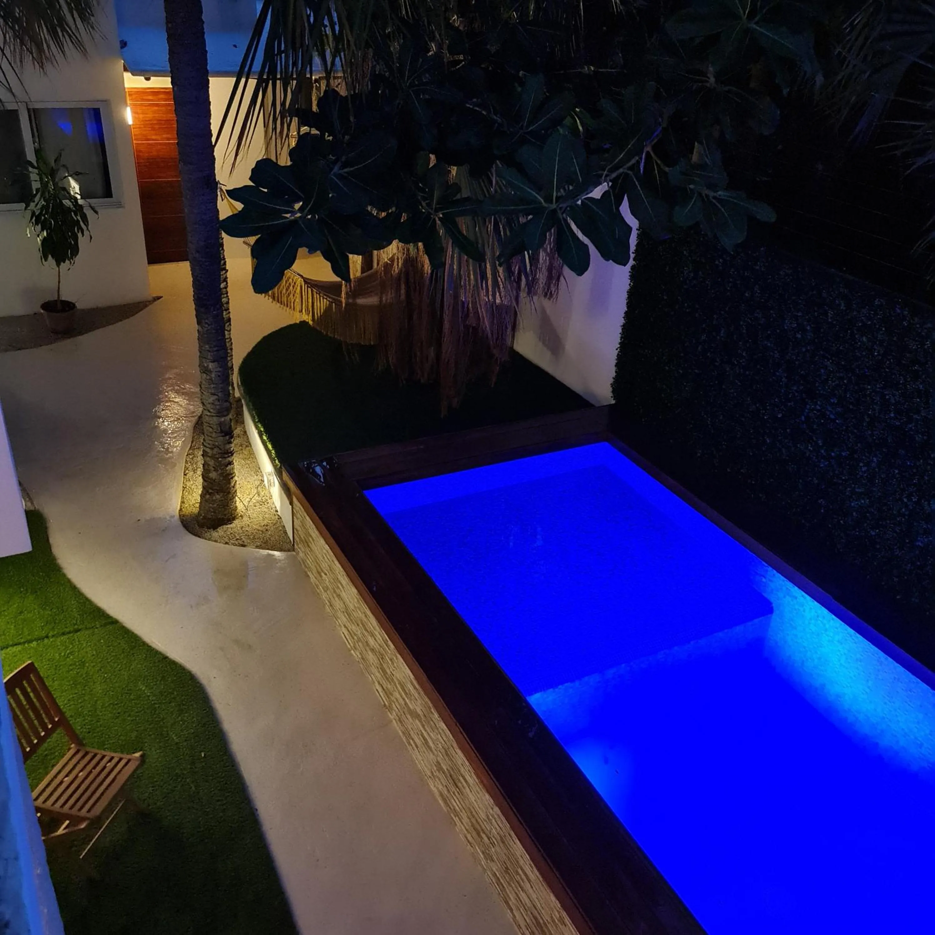 Swimming pool in SAYU - Suites