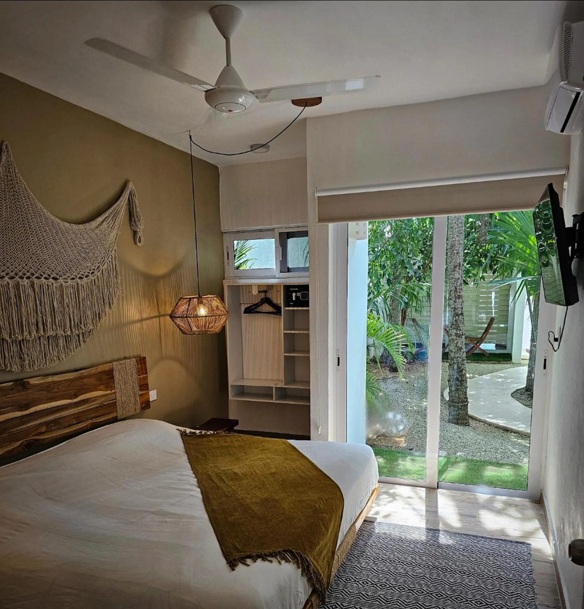 Bed in SAYU - Suites