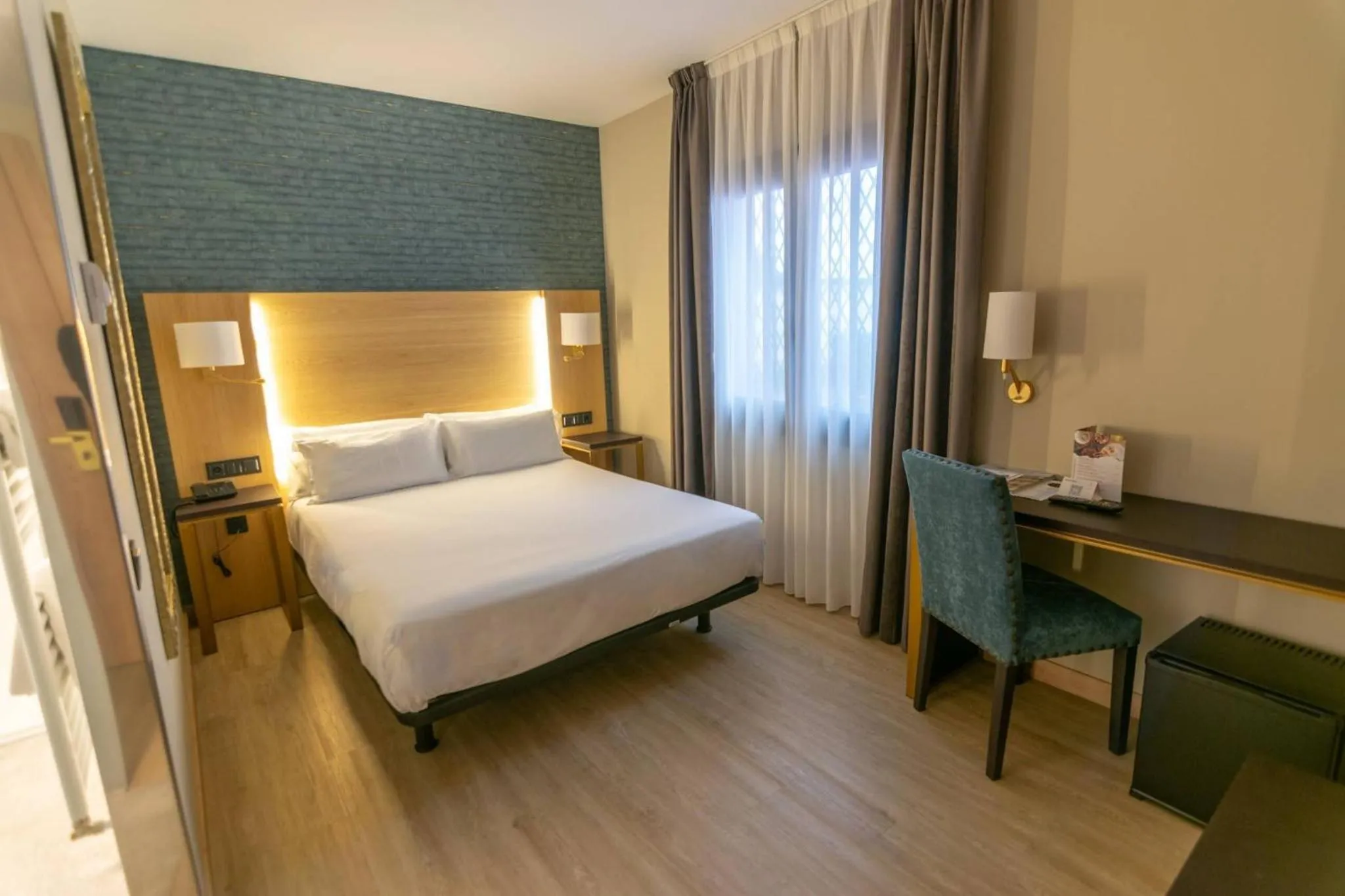 Bed in Hotel Zentral Ramiro I Oviedo