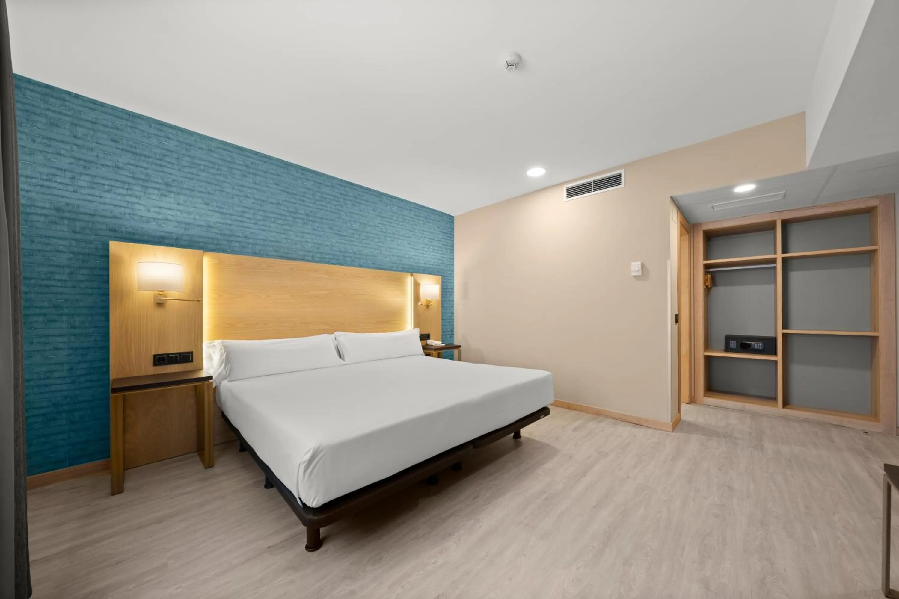 Bed in Hotel Zentral Ramiro I Oviedo