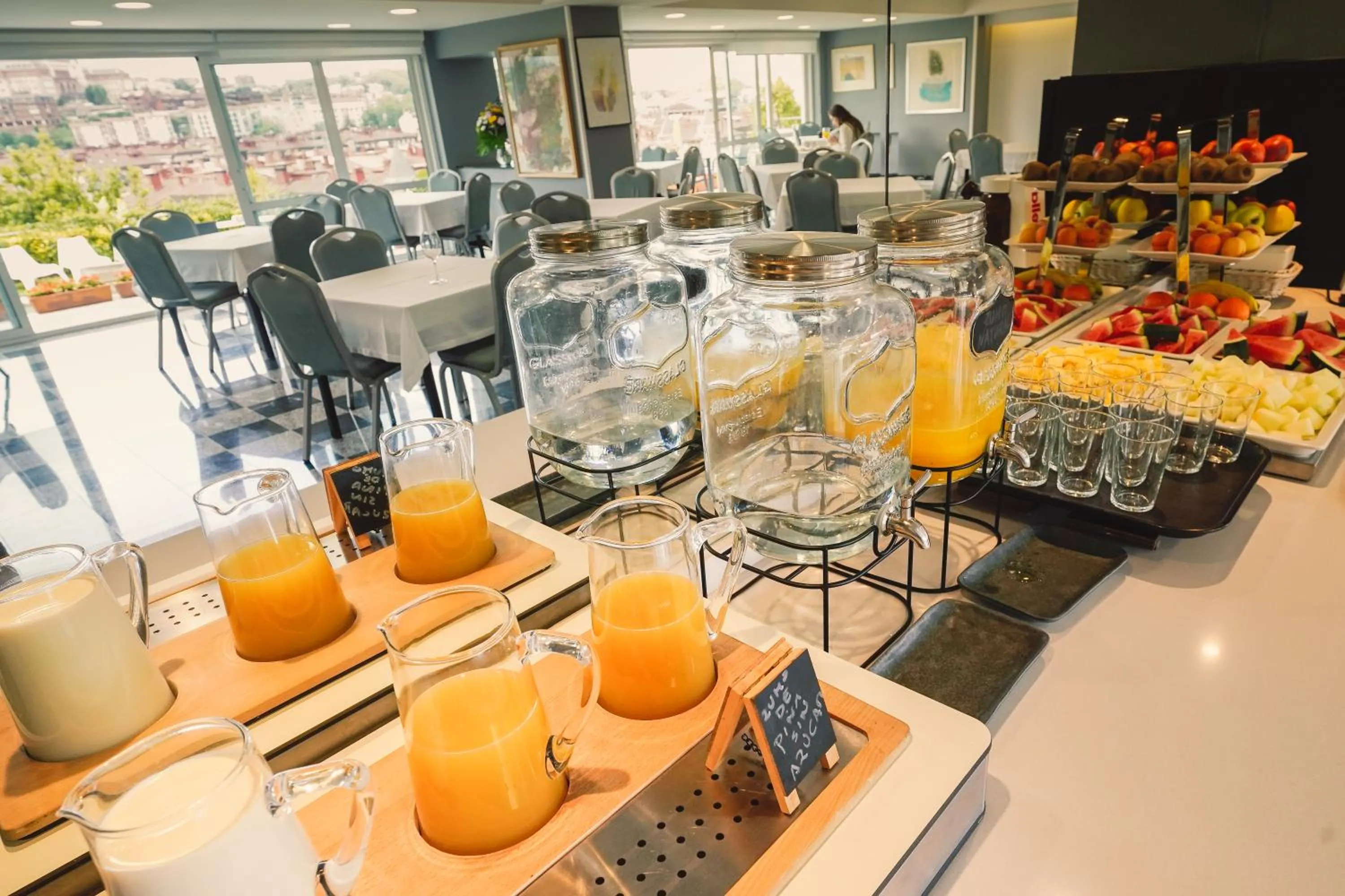 Breakfast in Hotel Avenida