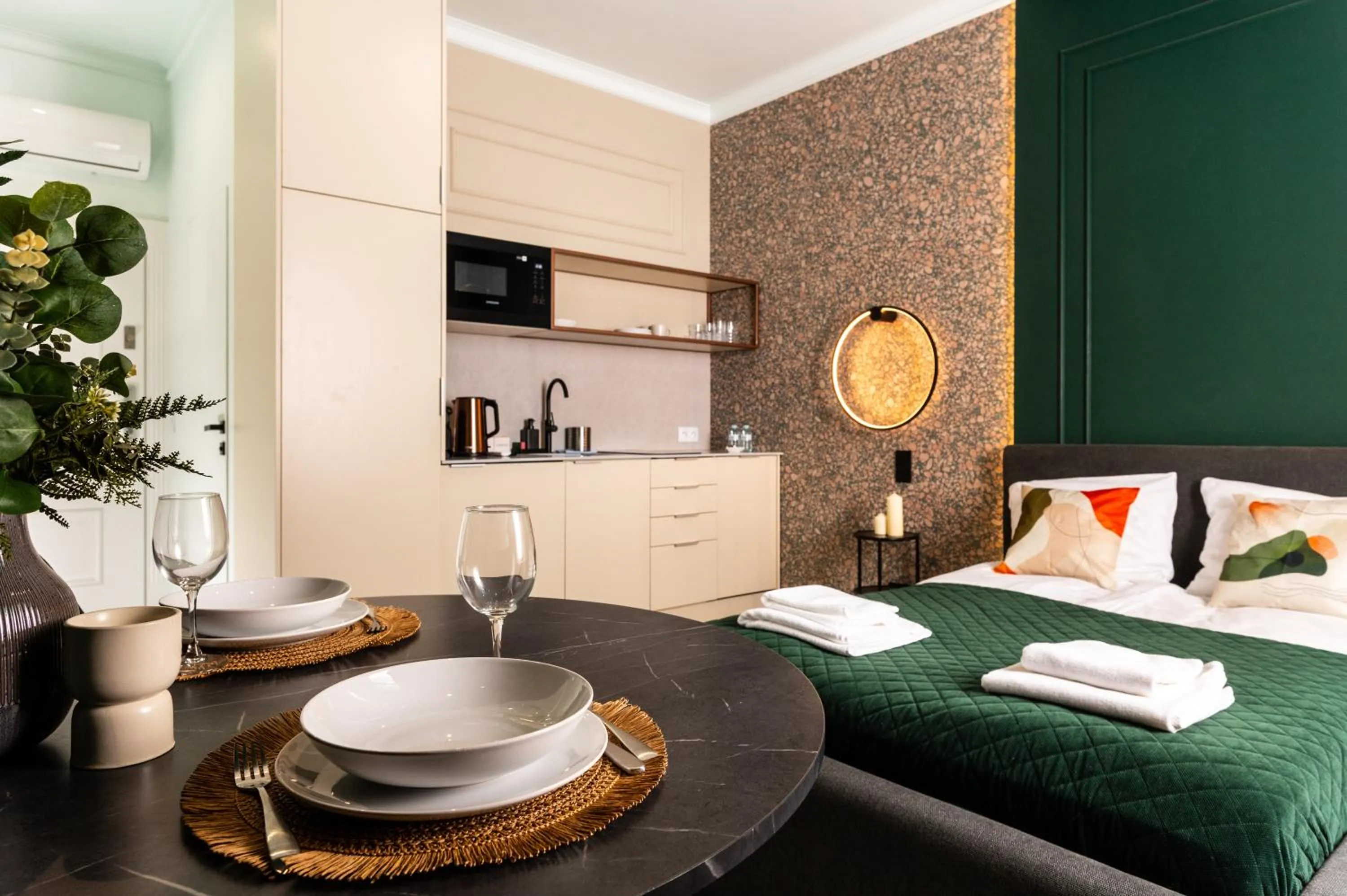 Kitchen or kitchenette, Bed in Apartamenty Jubilat - KRK FOR STAY