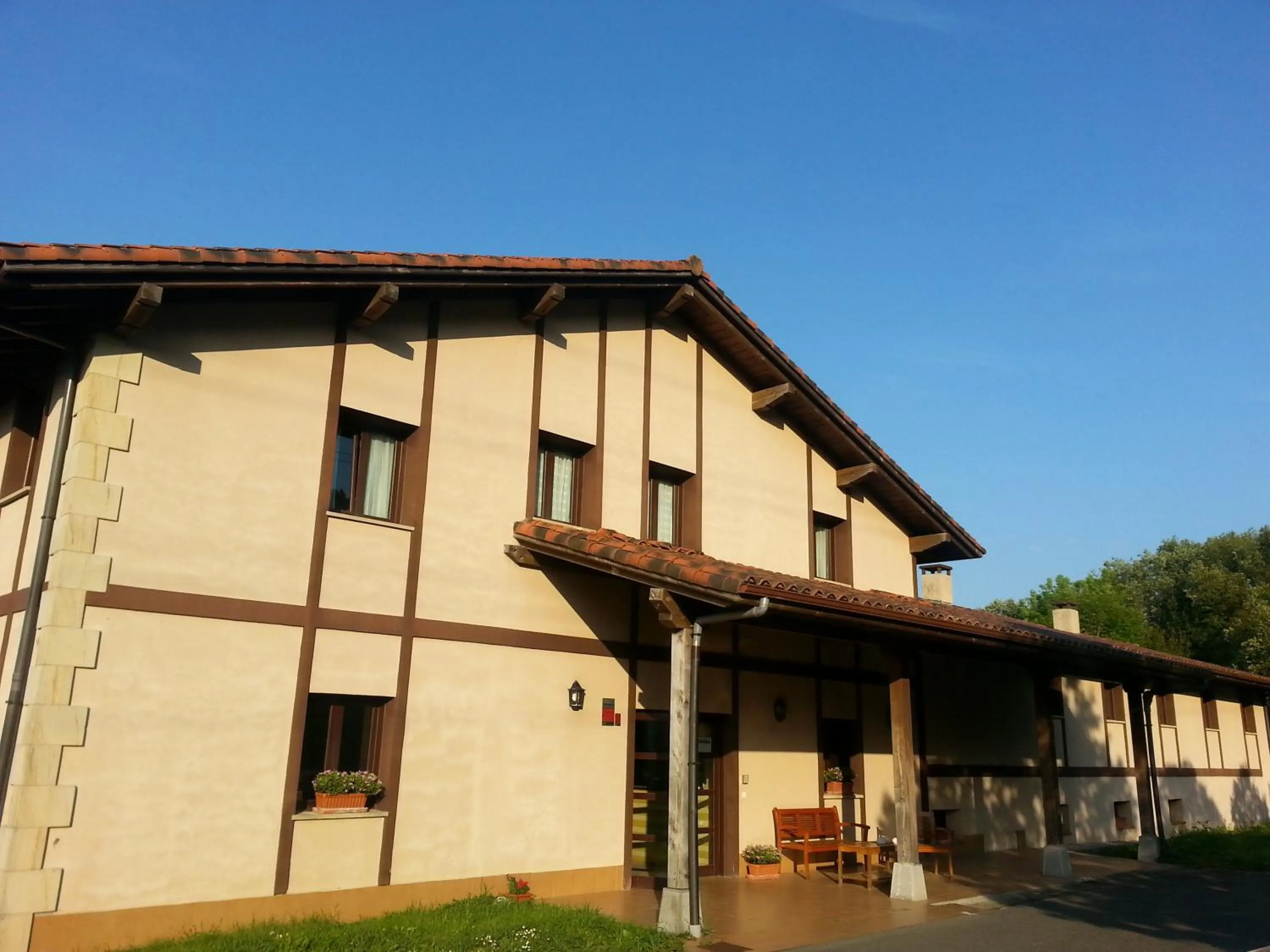 Facade/entrance in Hotel Ibaigune