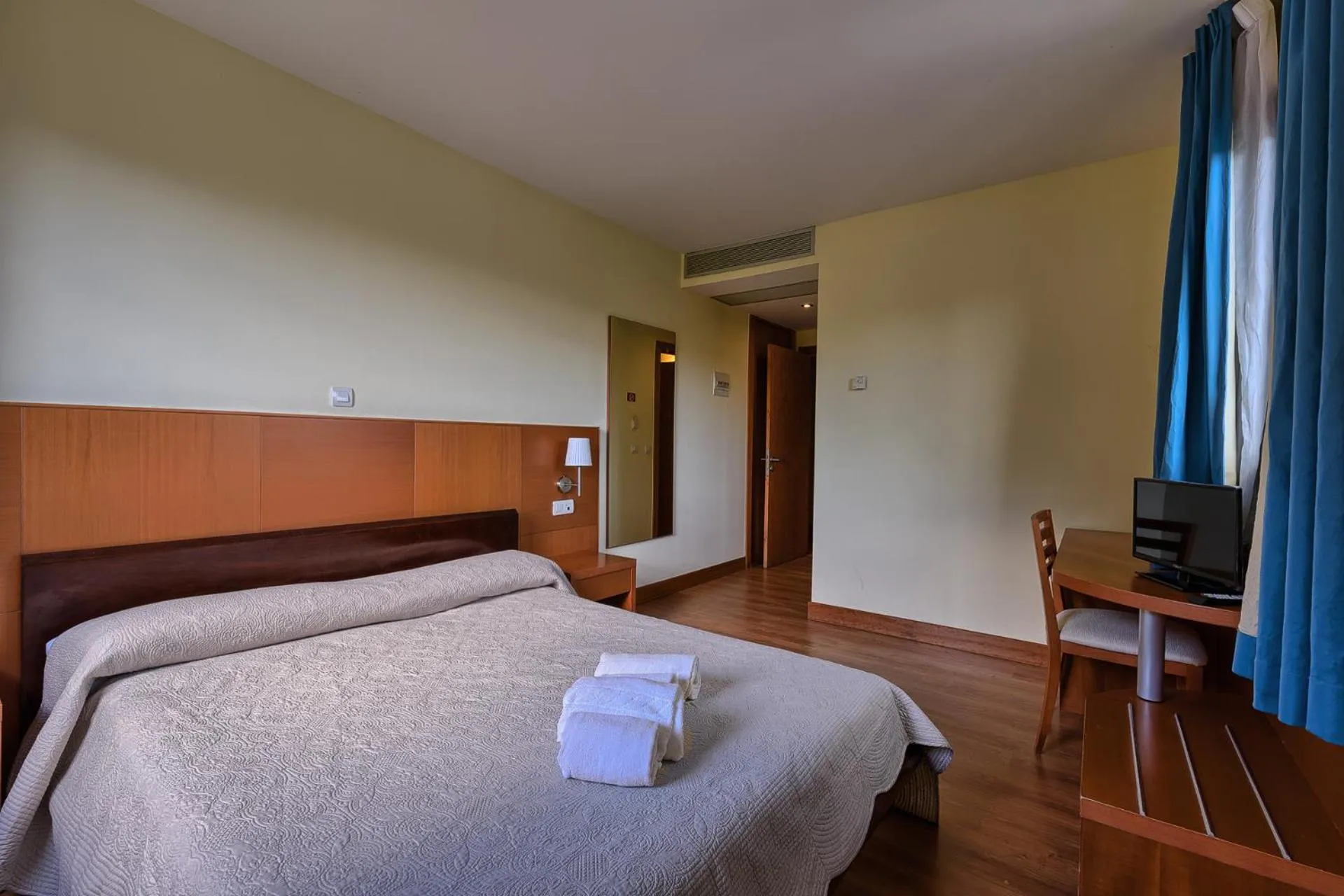 Bedroom in Hotel Ibaigune