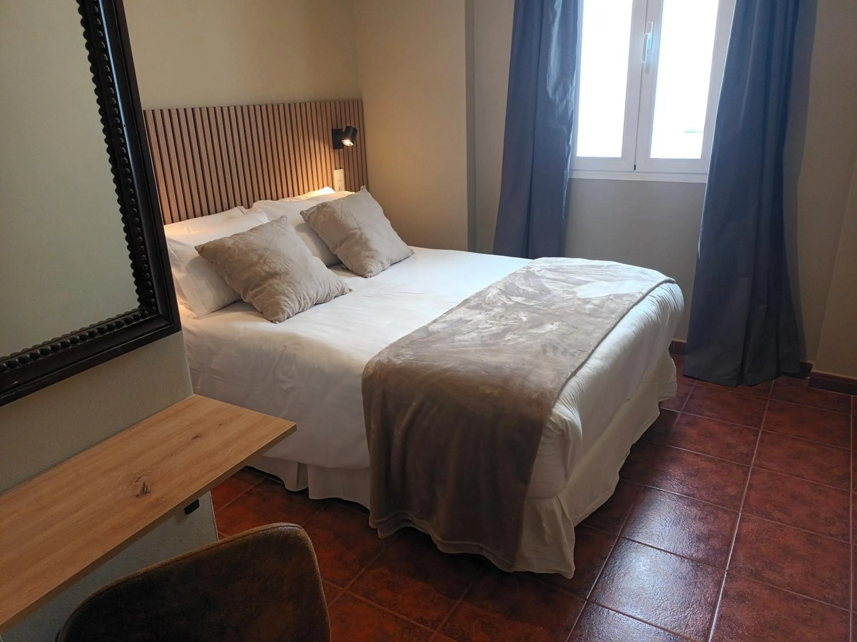 Property building, Bed in Hotel San Francisco