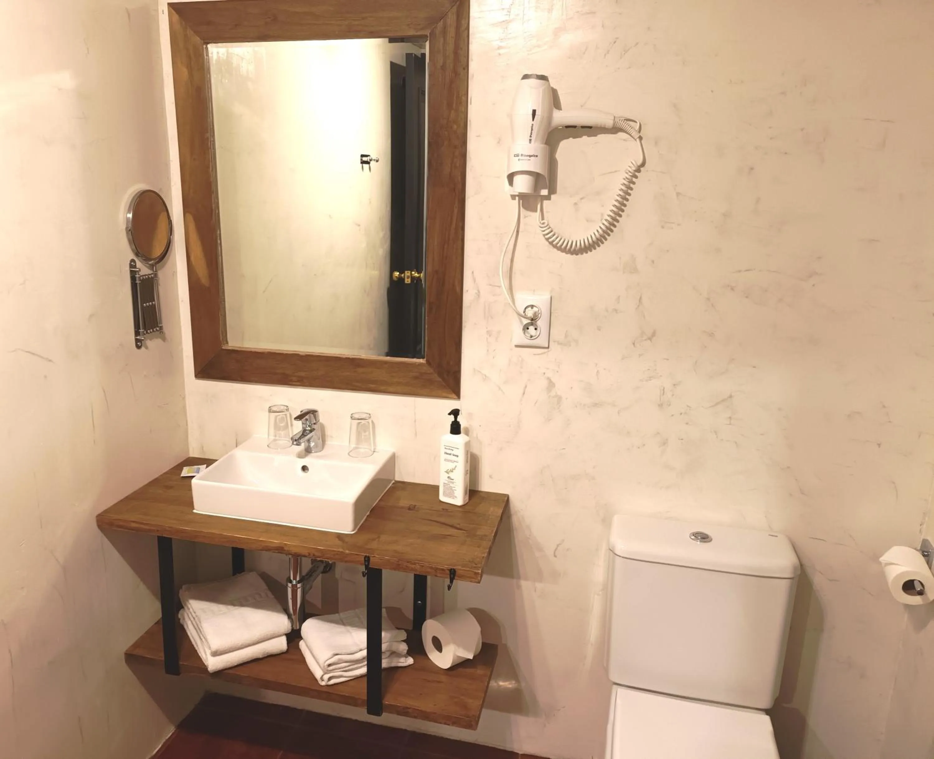 Toilet in Hotel San Francisco