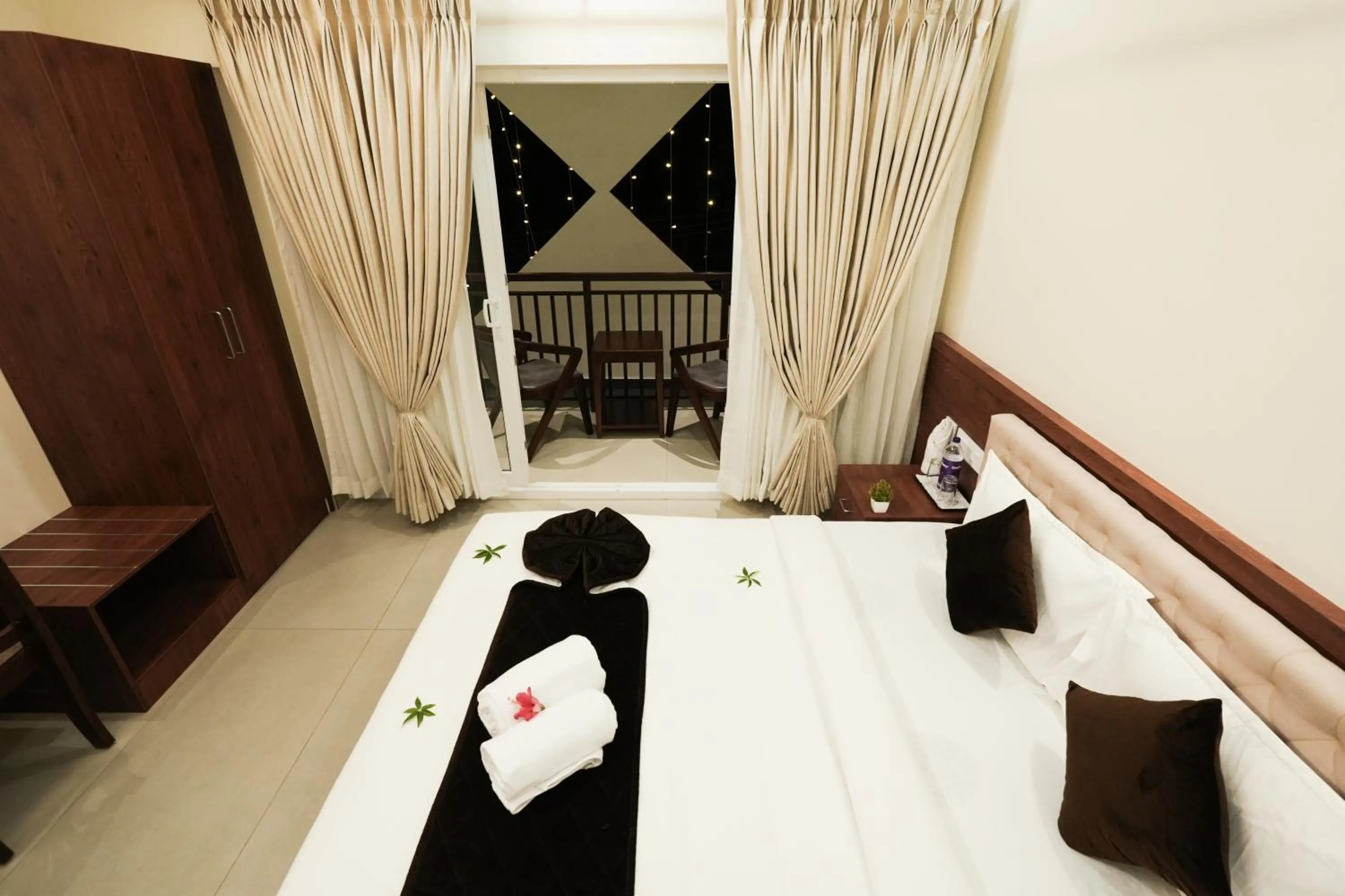 Bedroom, Bed in Royalton Residency