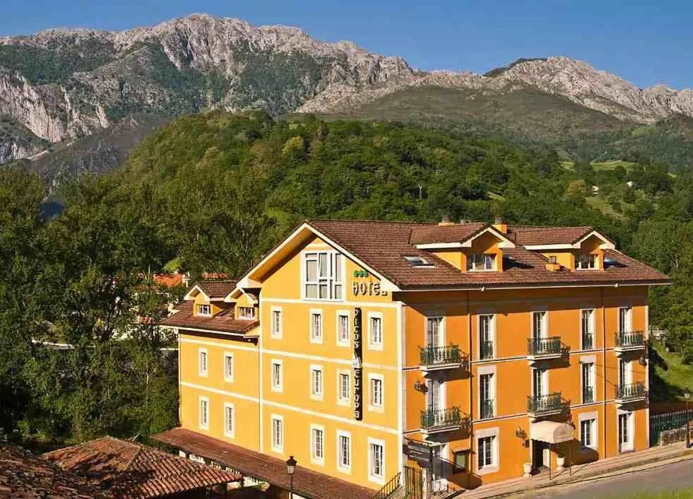 Property building in Hotel Picos de Europa