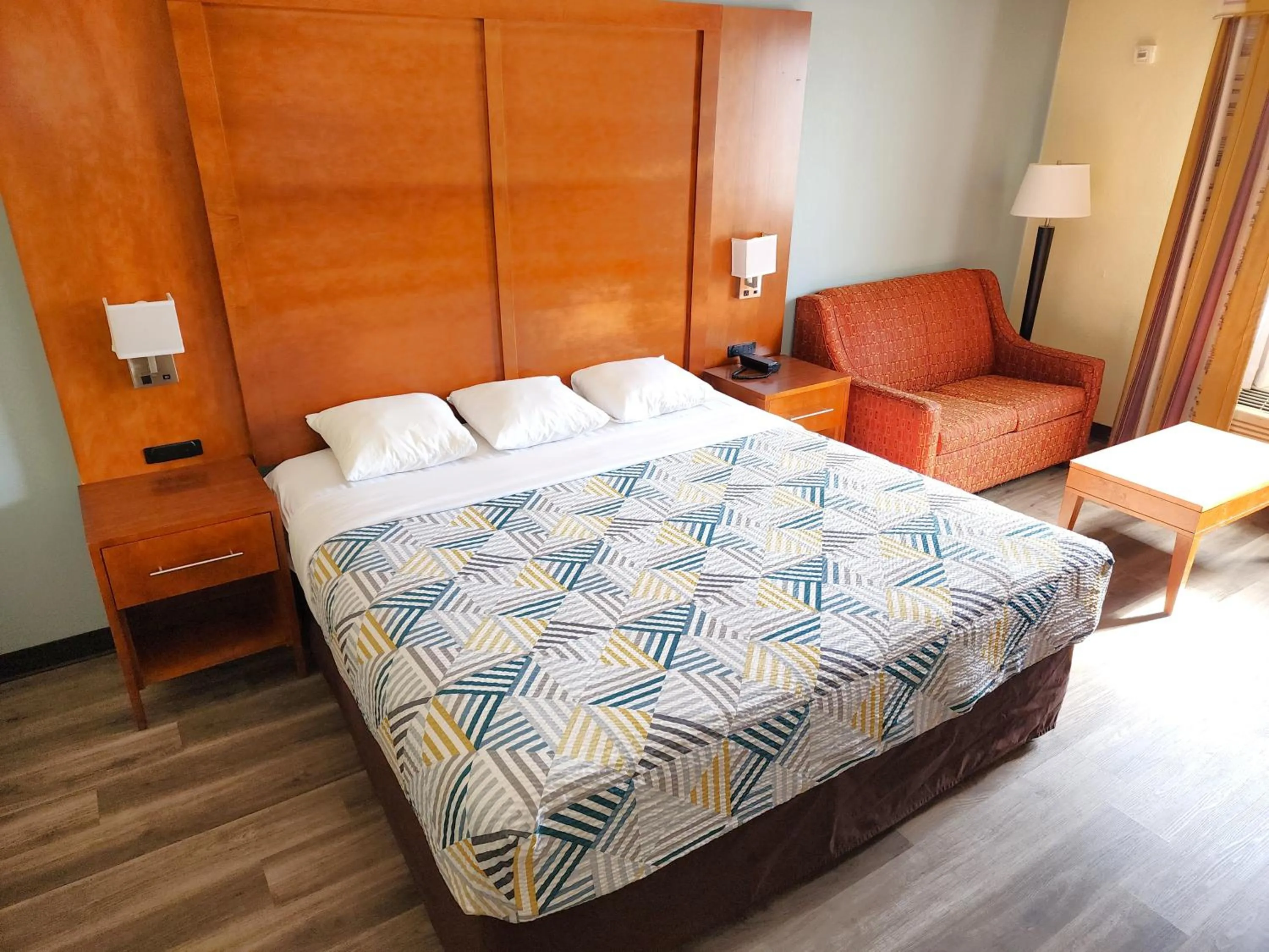 Bed in Suites Catonsville MD Baltimore West