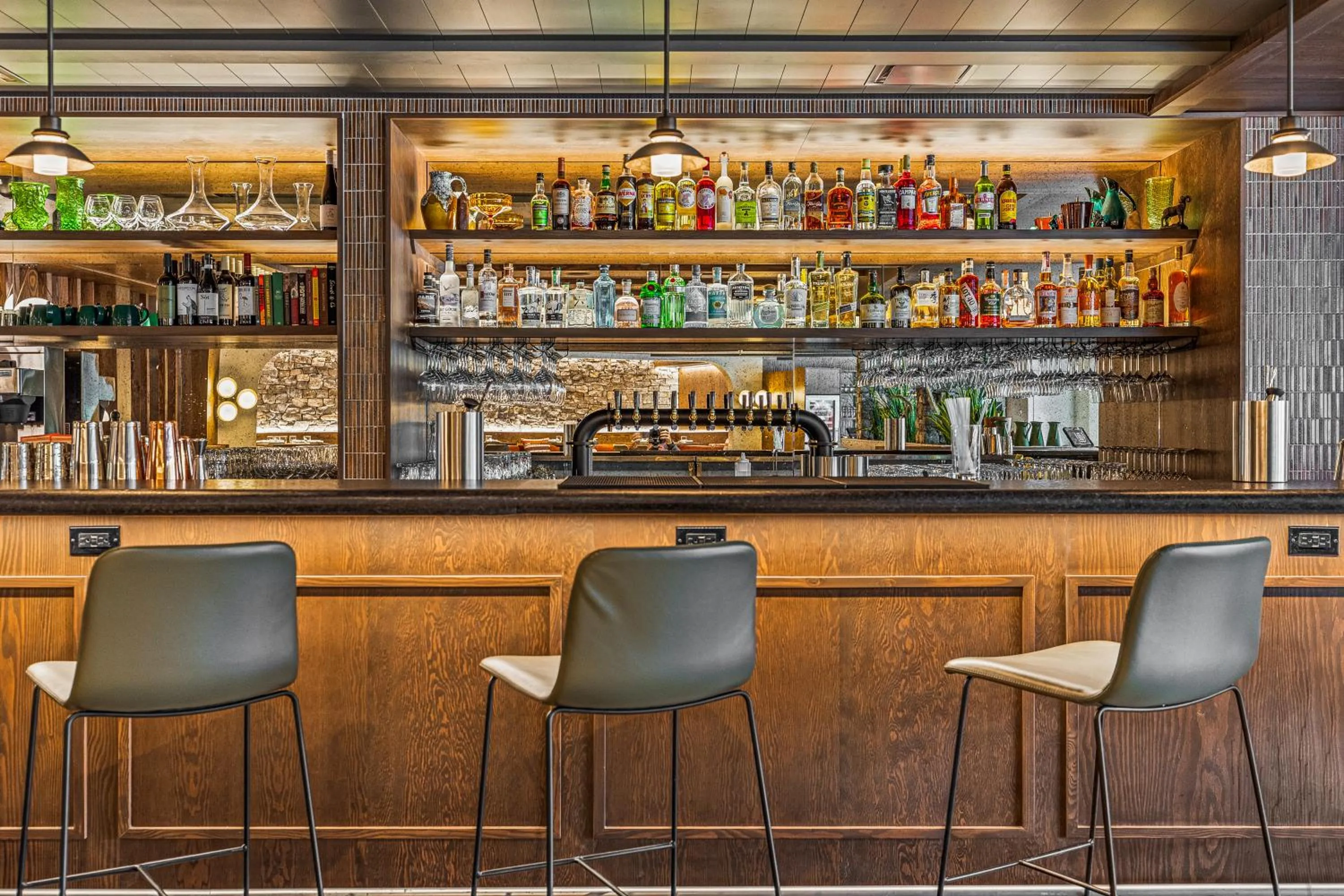 Restaurant/places to eat in Everwild Canmore Hotel