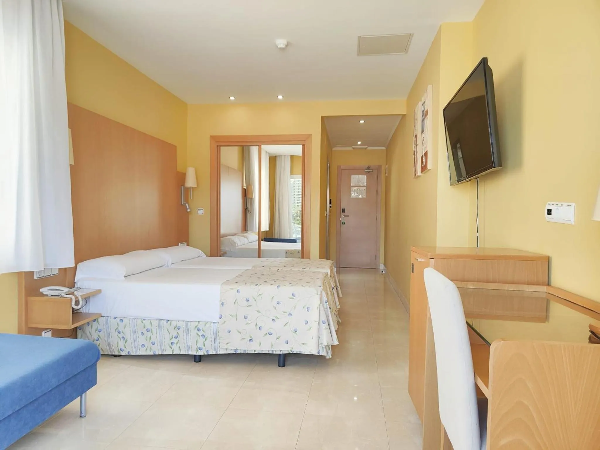 Photo of the whole room, Bed in Hotel La Cala Finestrat