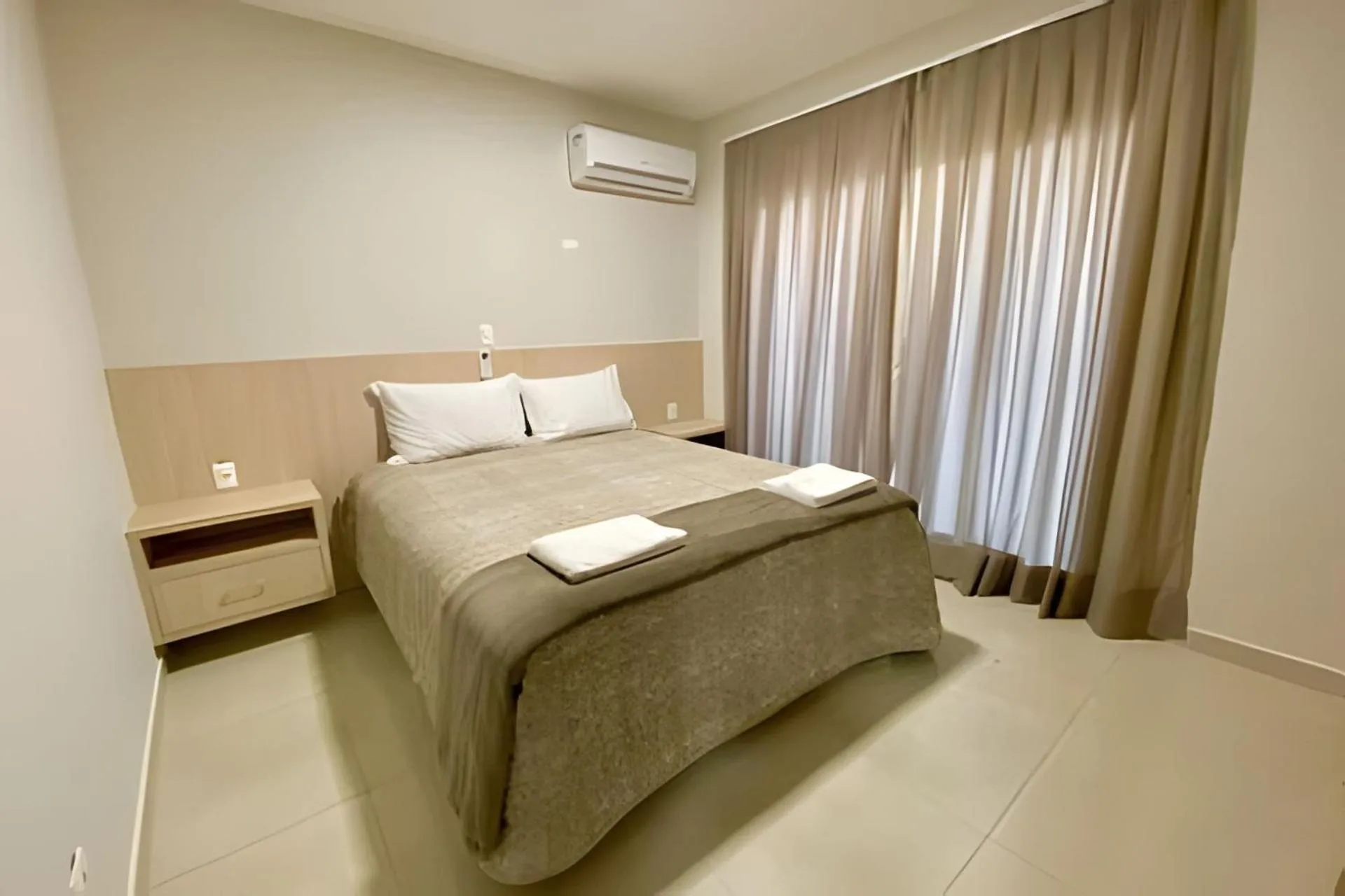 Bedroom, Bed in Edifício Shalfa