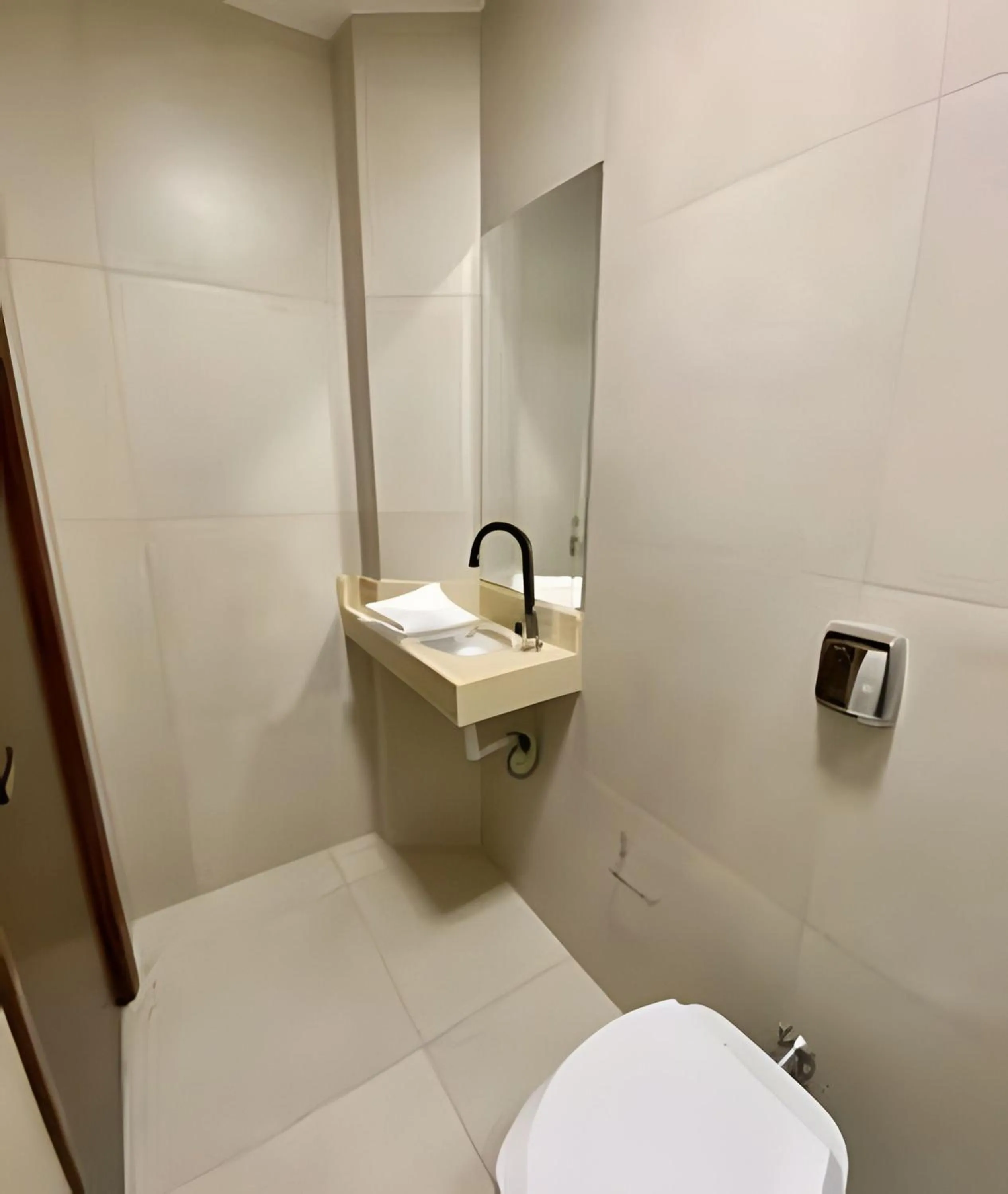 Toilet in Edifício Shalfa