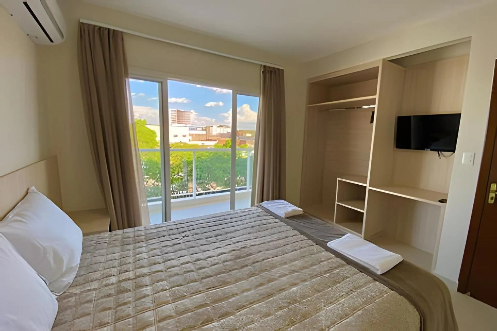 View (from property/room), Bed in Edifício Shalfa