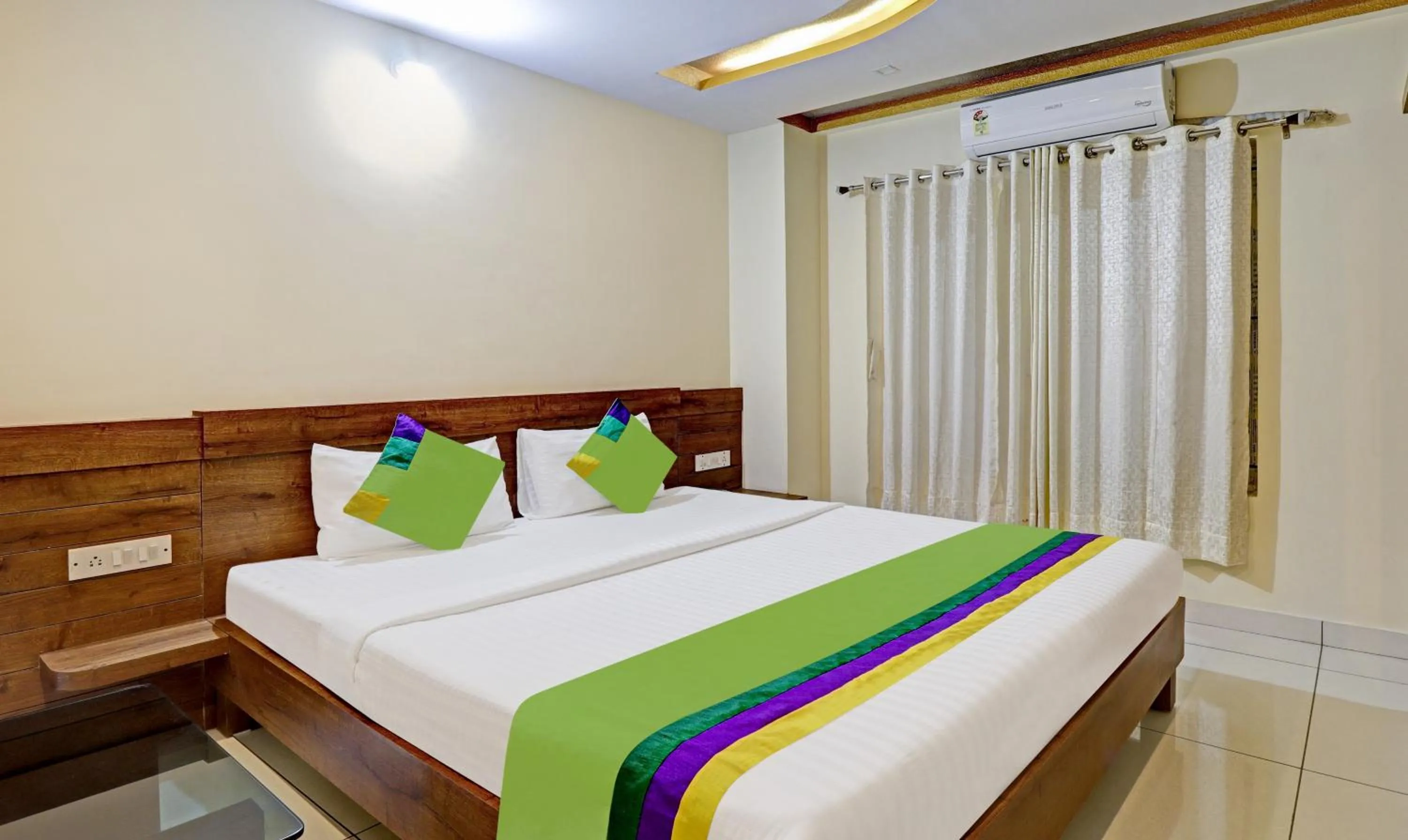 Bedroom, Bed in Treebo Skanda Suites