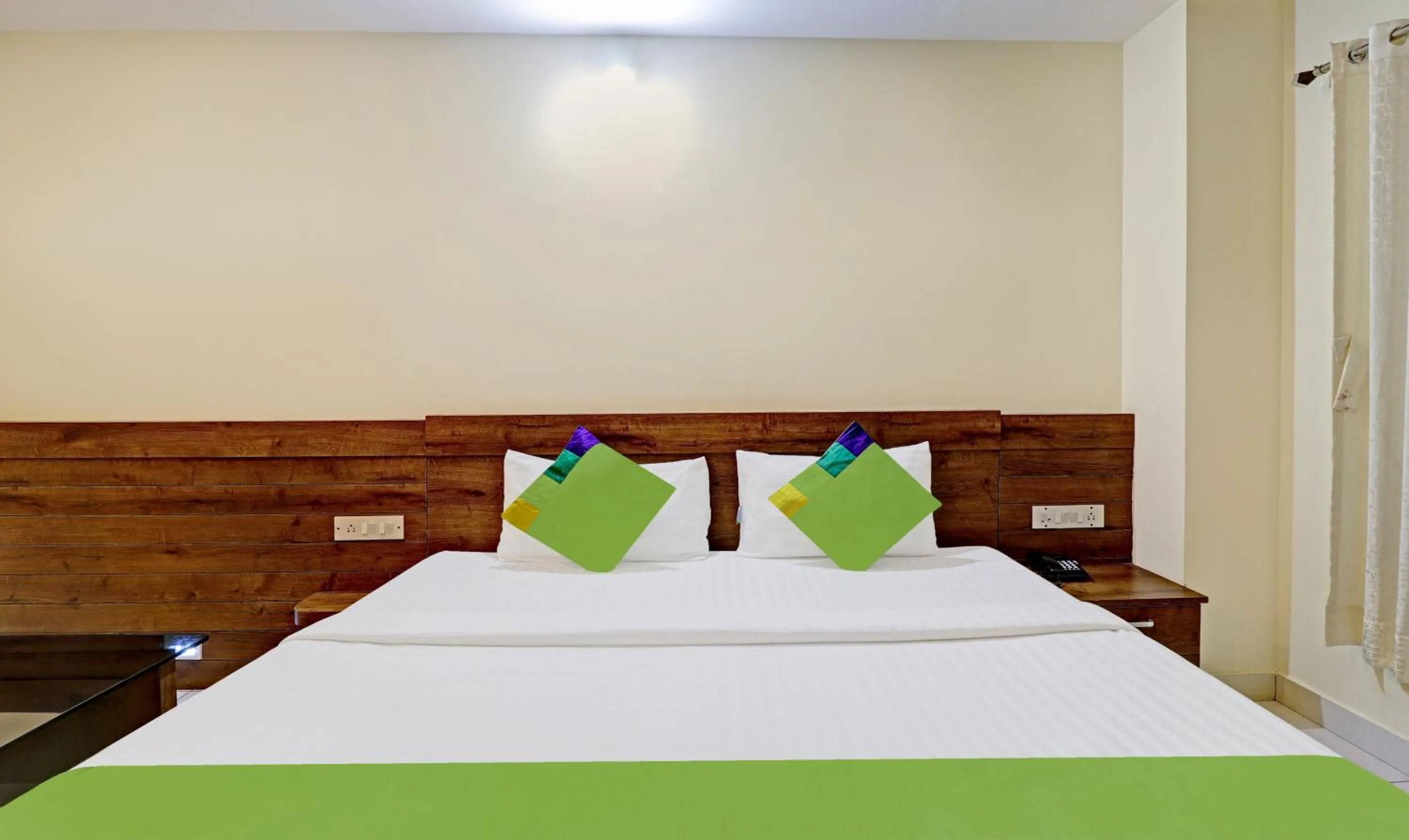Bedroom, Bed in Treebo Skanda Suites