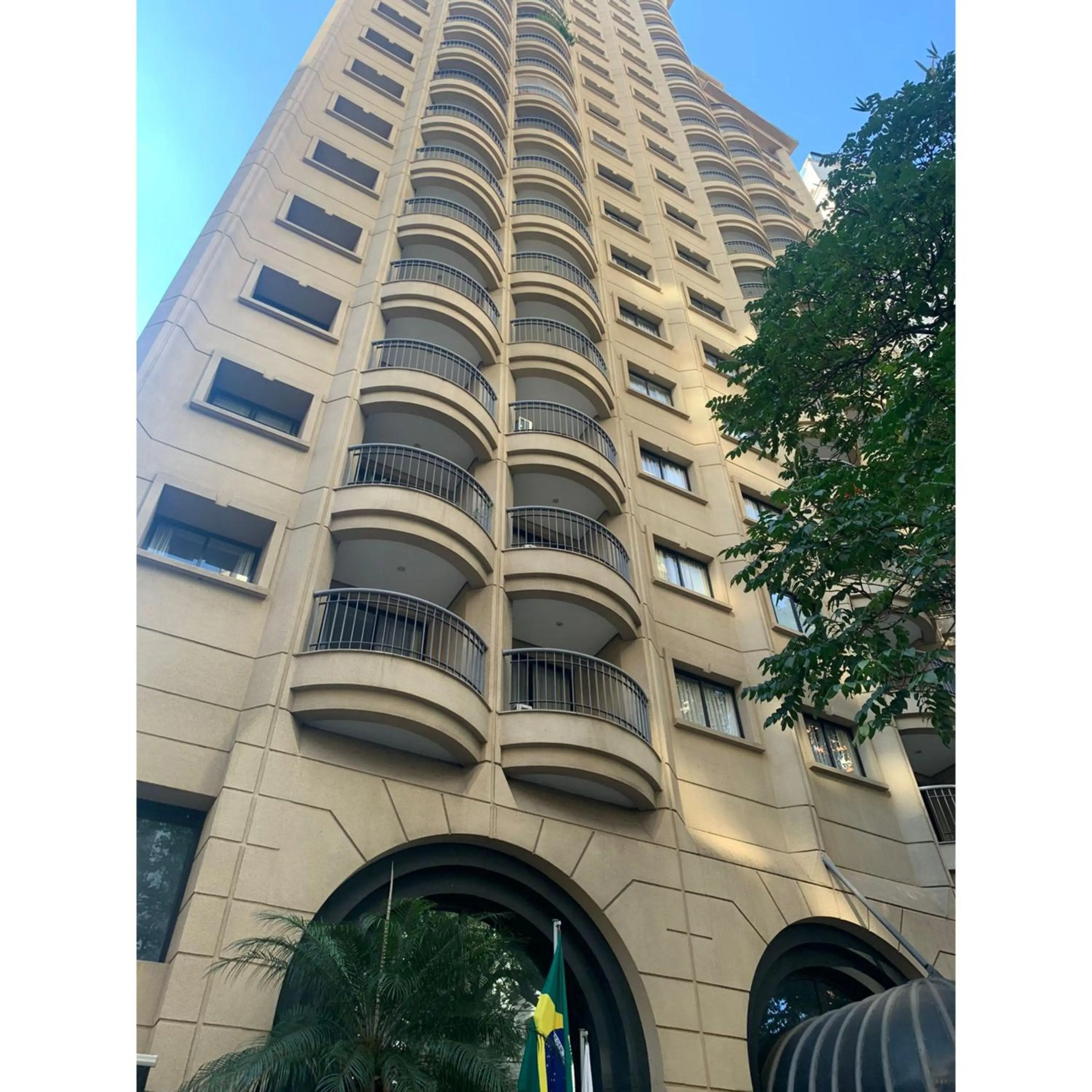 Facade/entrance in Charlie Jerônimo da Veiga