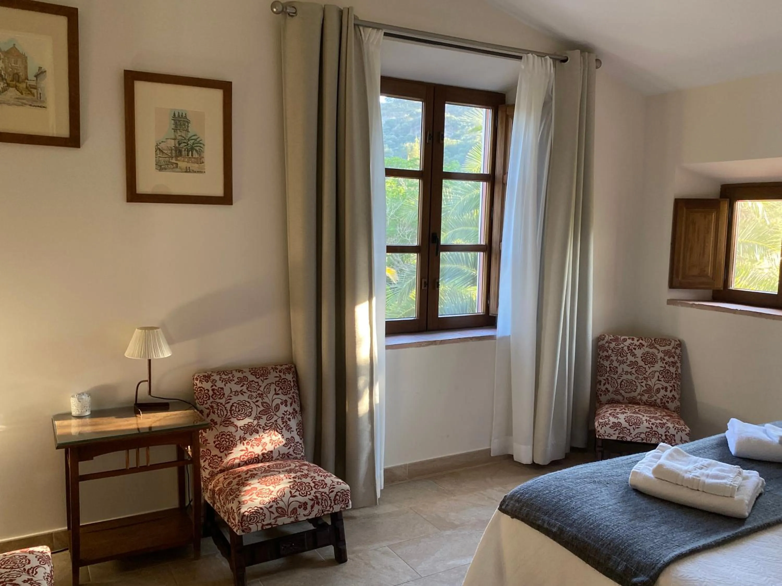 Bedroom, Bed in Hotel Cortijo Las Piletas