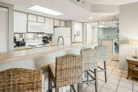 NEW Grenada Suite - Parking Pool & Pets 209