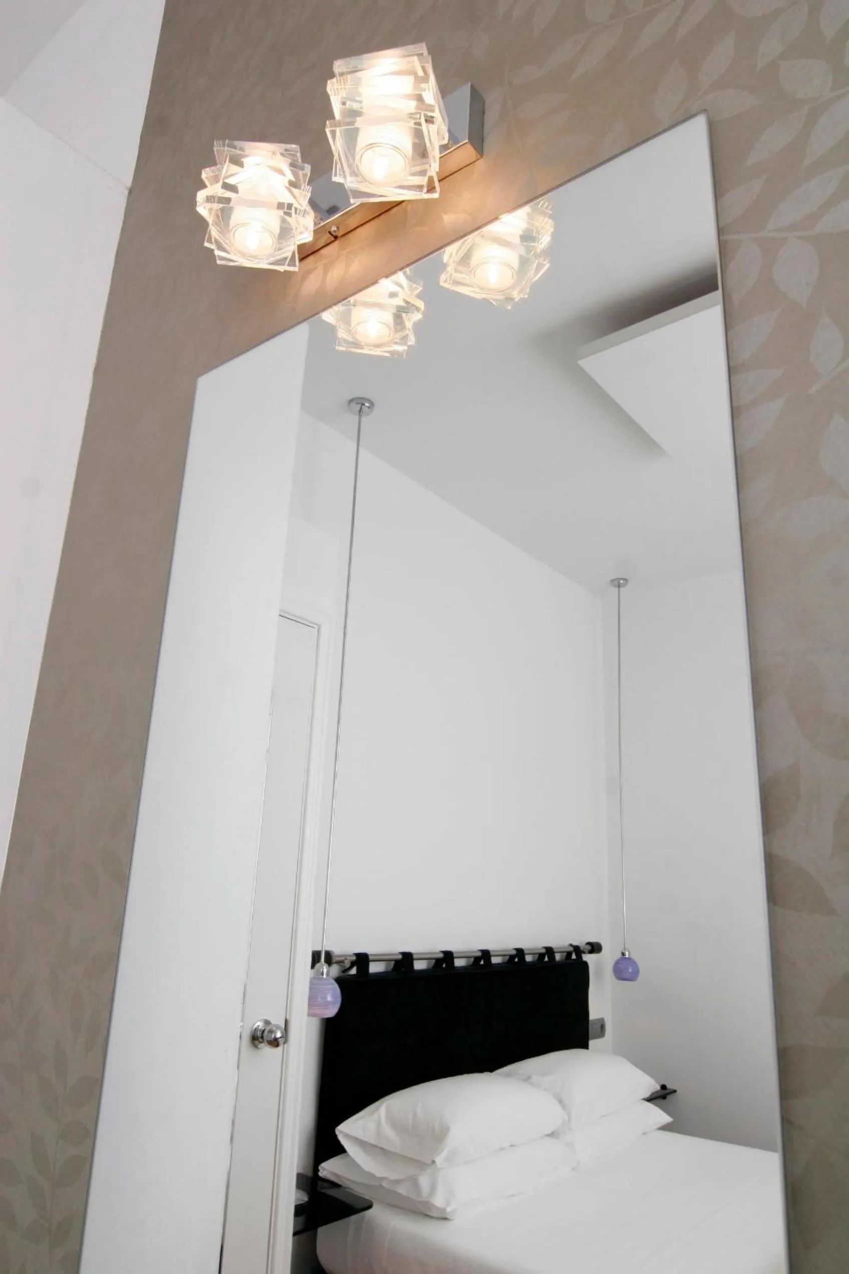 Photo of the whole room, Bed in Hostal Santo Domingo