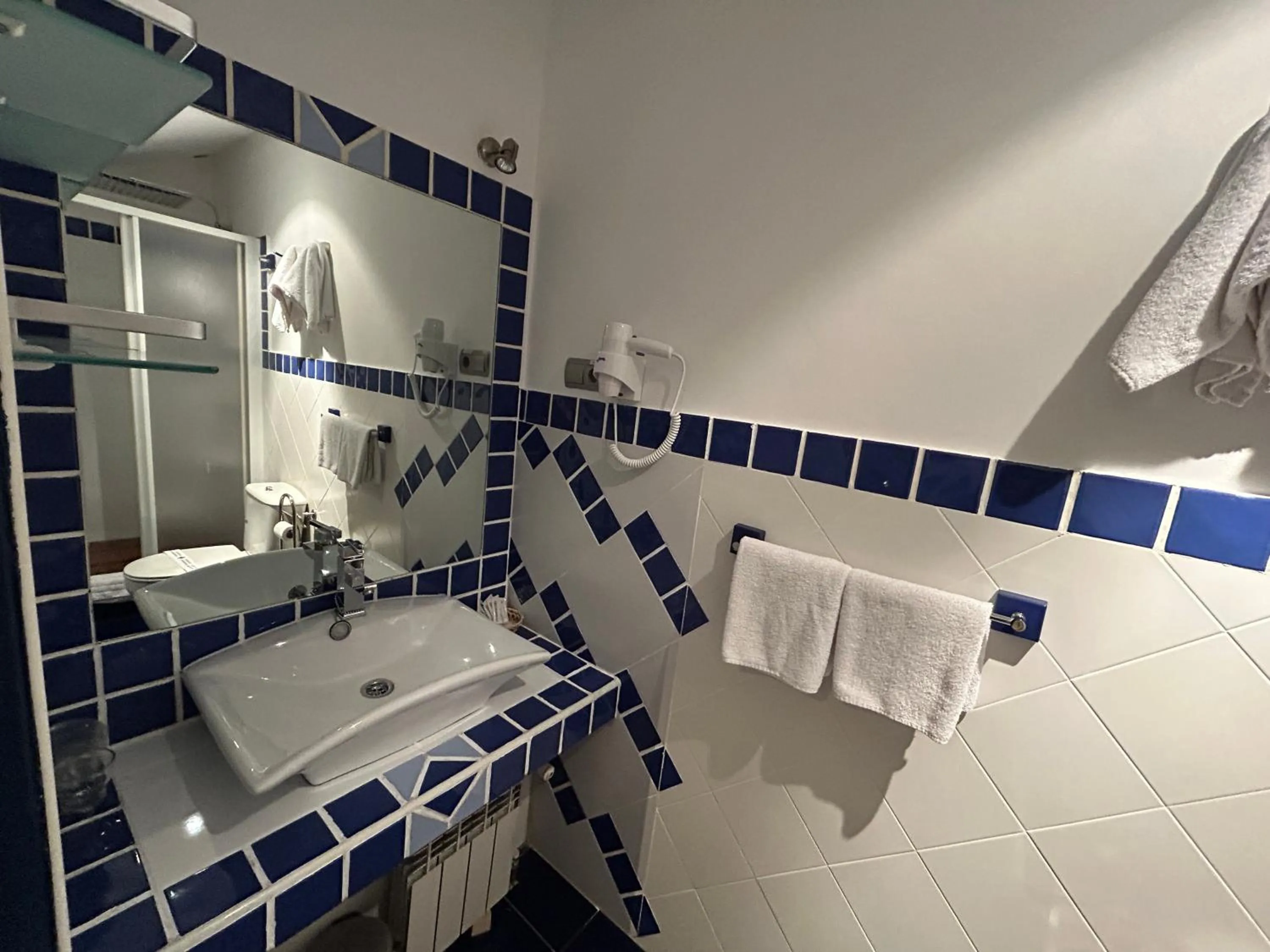 Shower in Hostal Santo Domingo