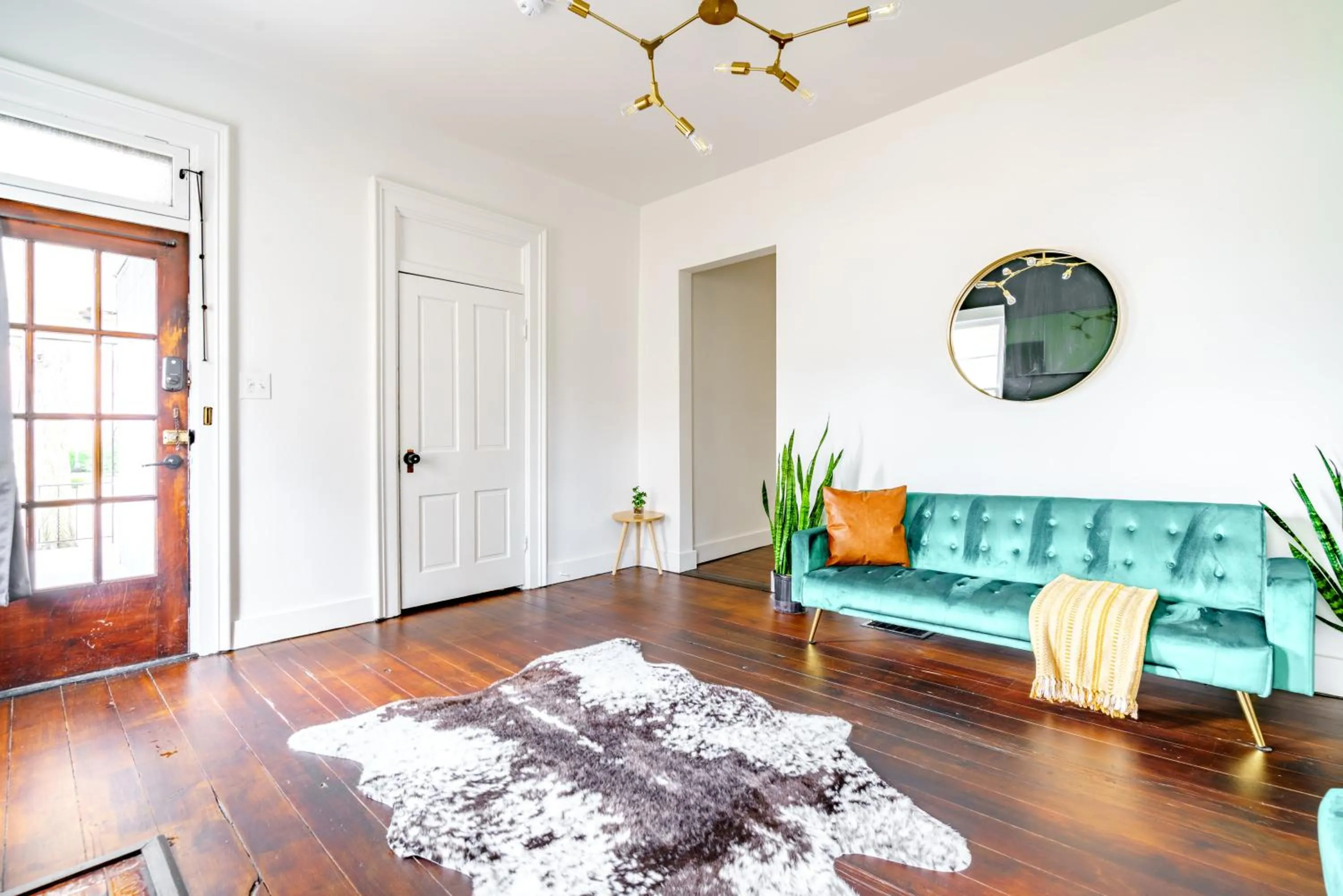 Jungle House Luxury Stays - Downtown Chillicothe