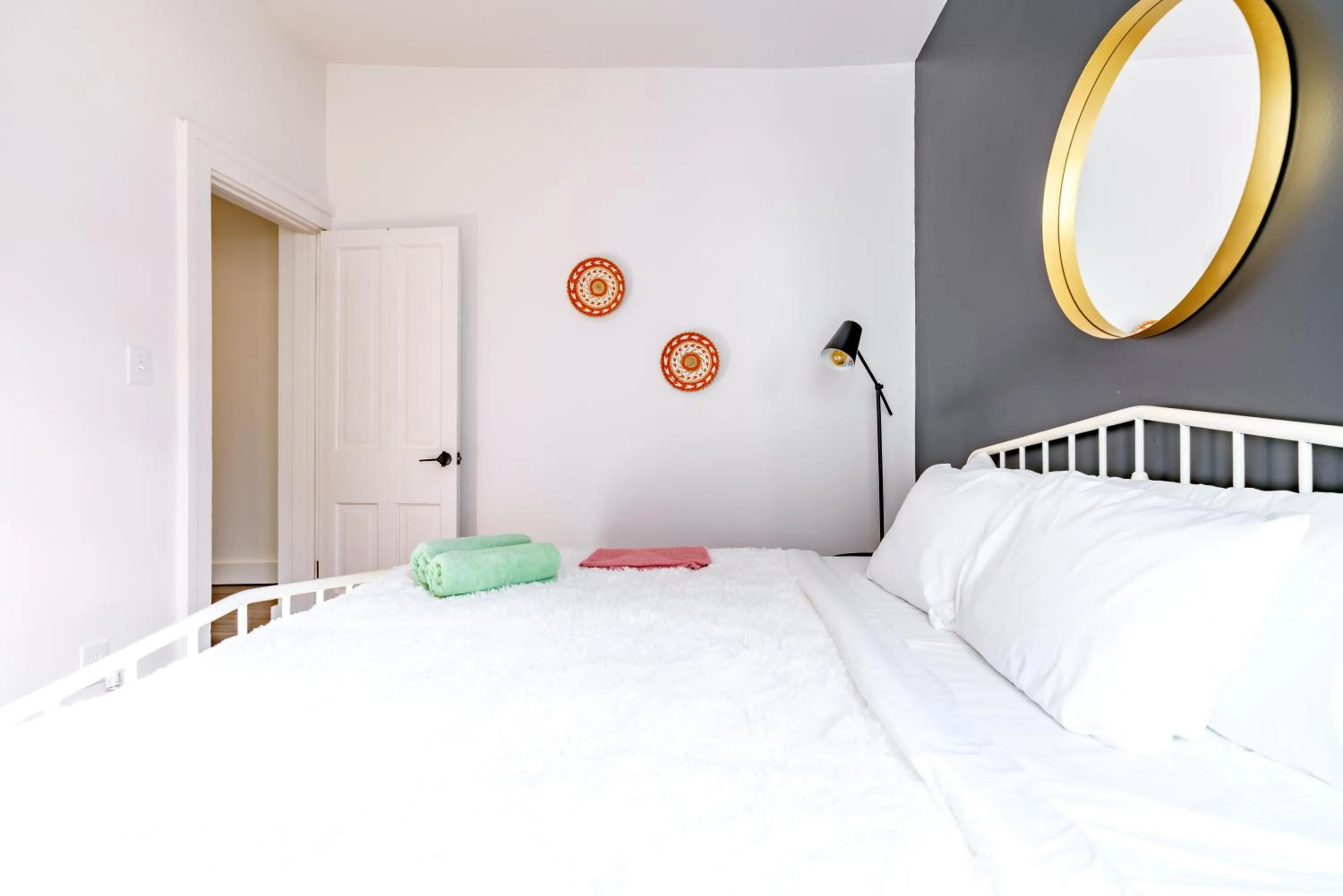 Bed in Jungle House Luxury Stays - Downtown Chillicothe