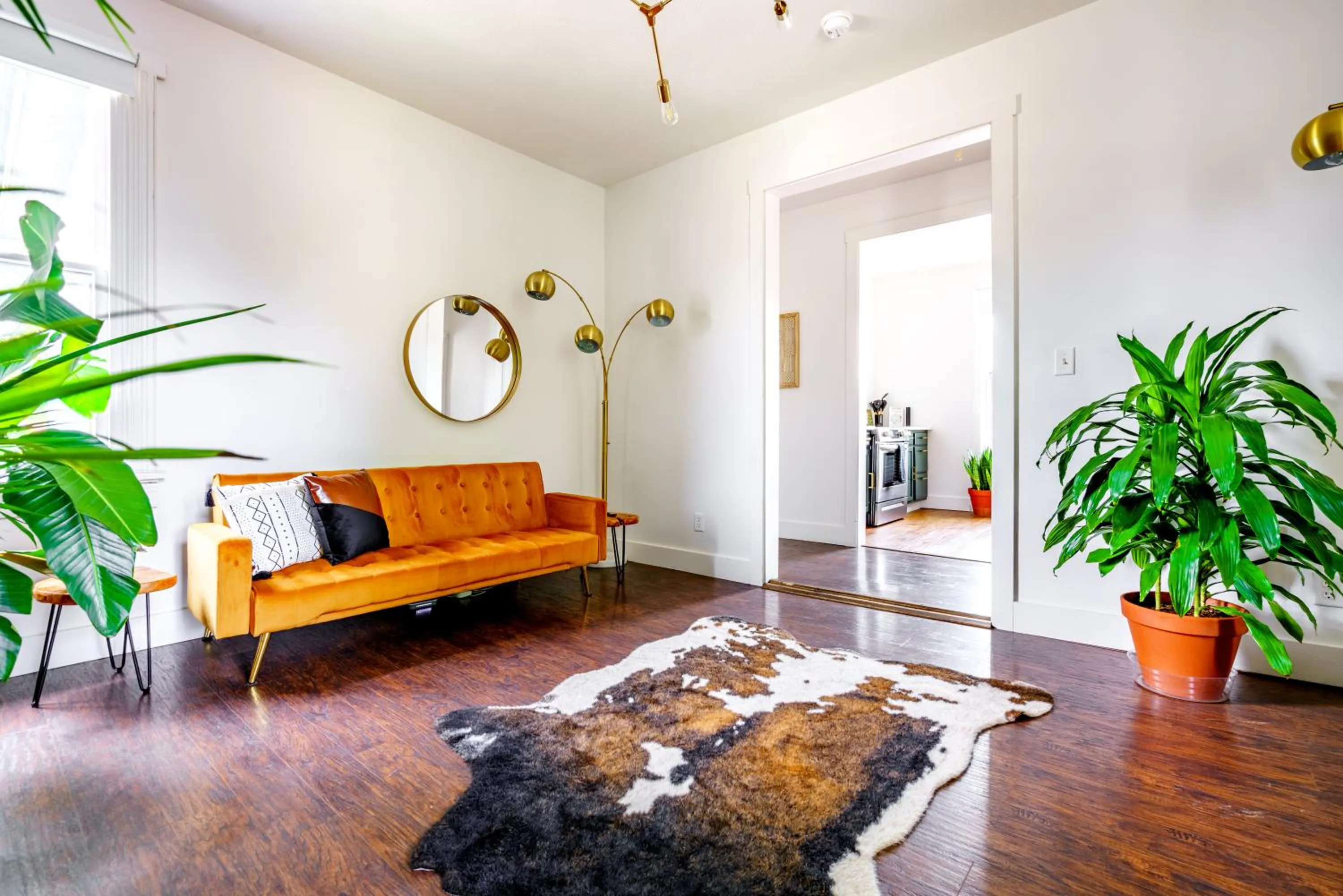 Jungle House Luxury Stays - Downtown Chillicothe