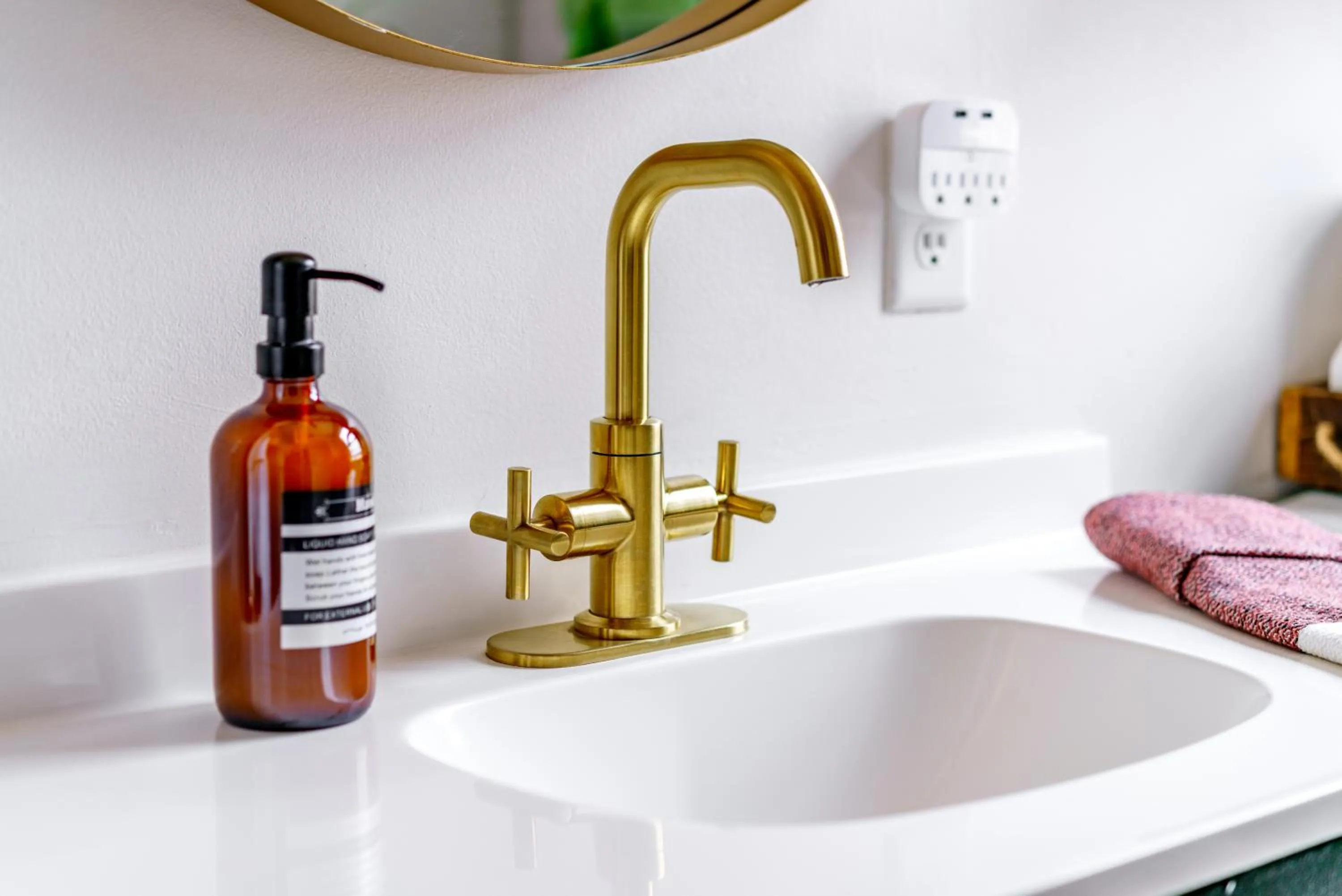 Jungle House Luxury Stays - Downtown Chillicothe