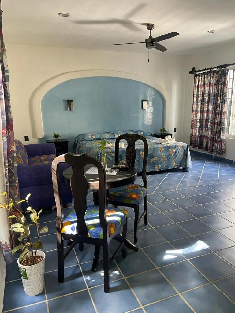 Photo of the whole room, Bed in Hotel Castillo Del Mar - 5 Th Ave