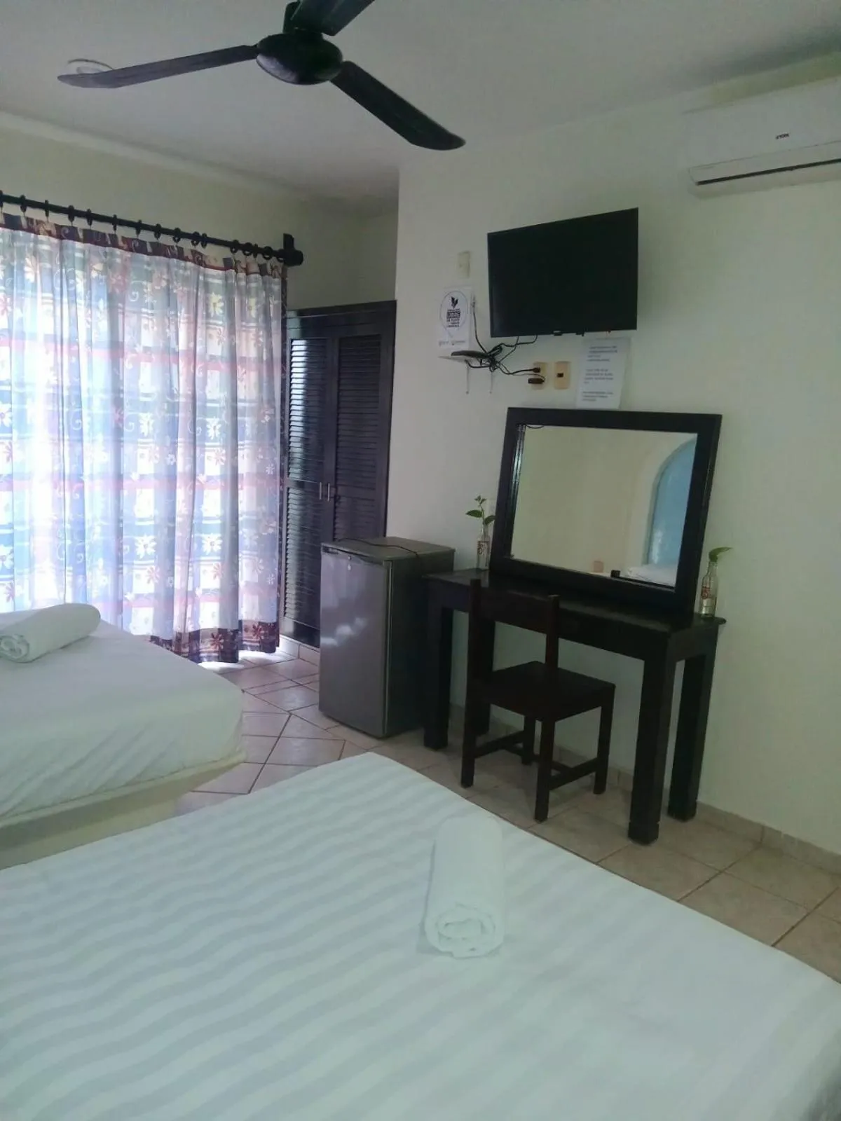 Photo of the whole room, Bed in Hotel Castillo Del Mar - 5 Th Ave