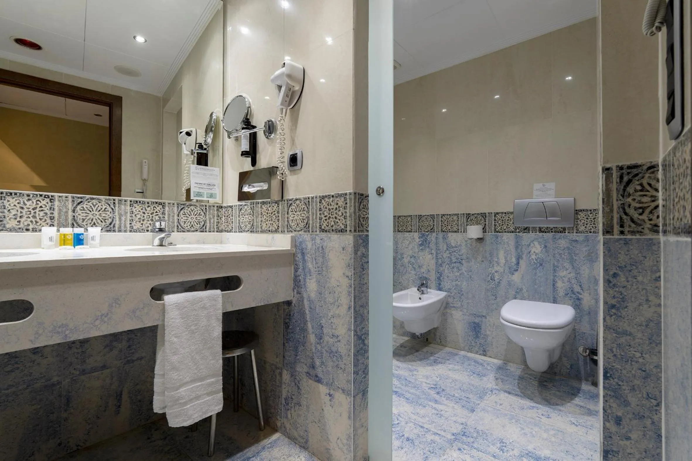 Bathroom in Marina d'Or ® Hotel Marina d'Or Balneario 5*