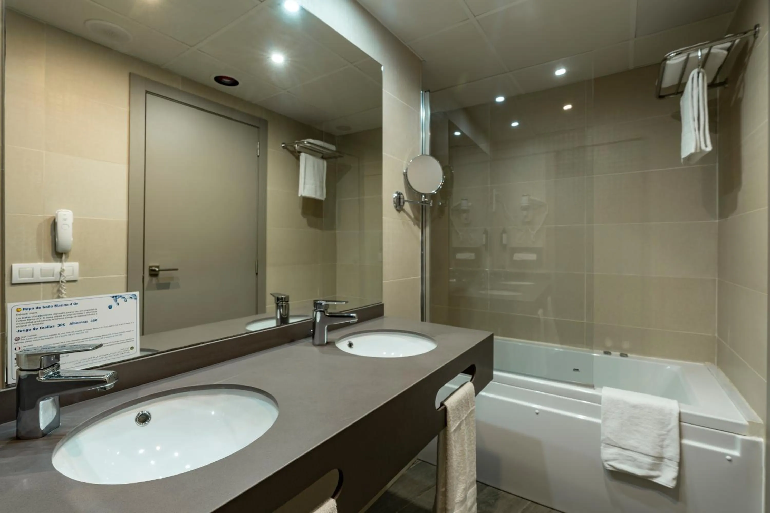 Bathroom in Marina d'Or ® Hotel Marina d'Or Balneario 5*