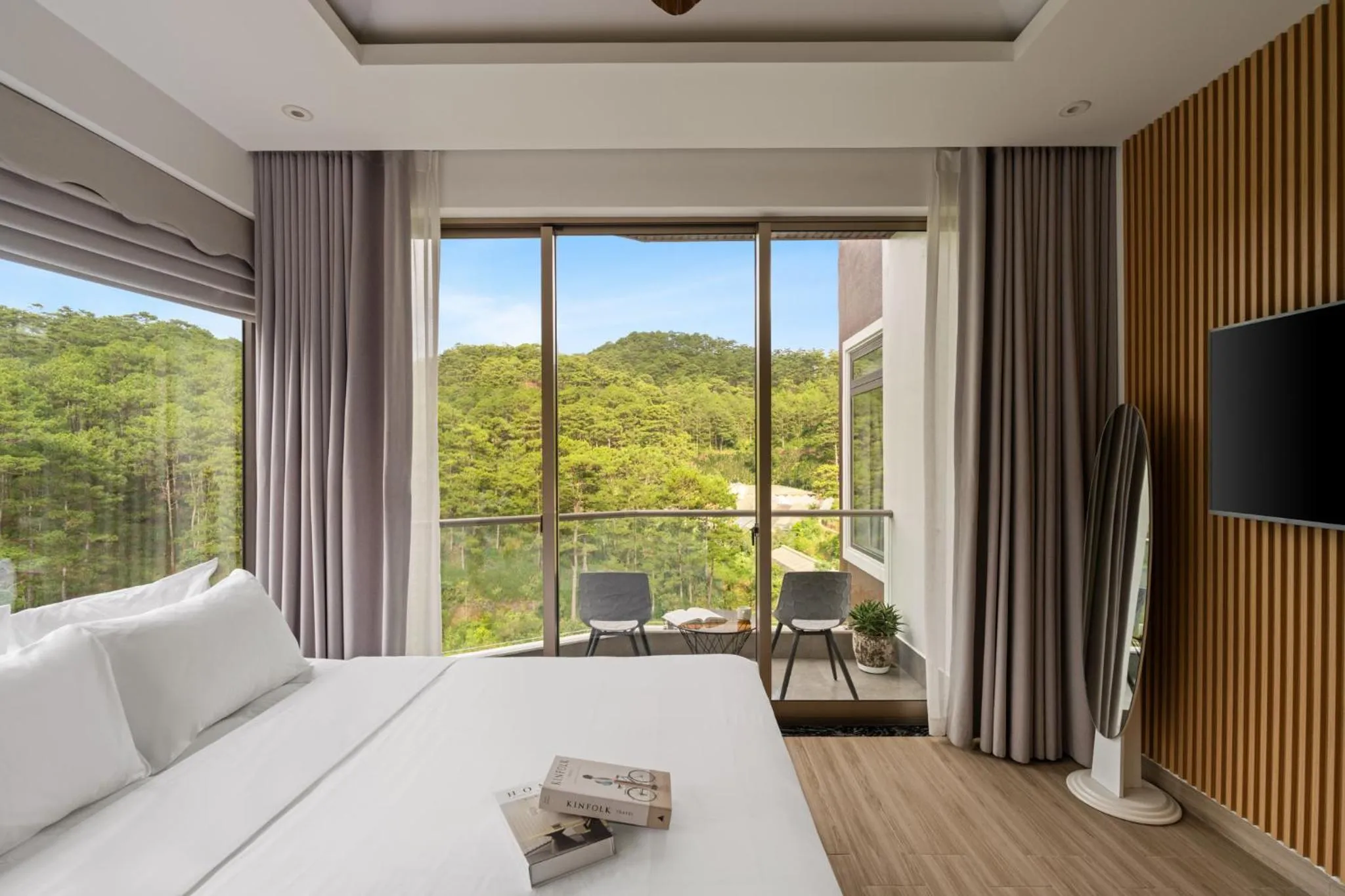 Bed in Payon Dalat Villa