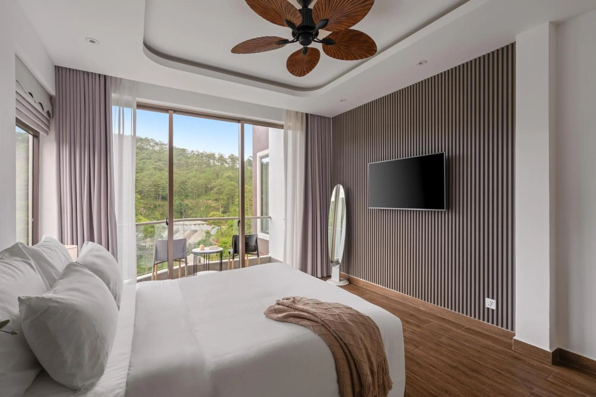 Bed in Payon Dalat Villa