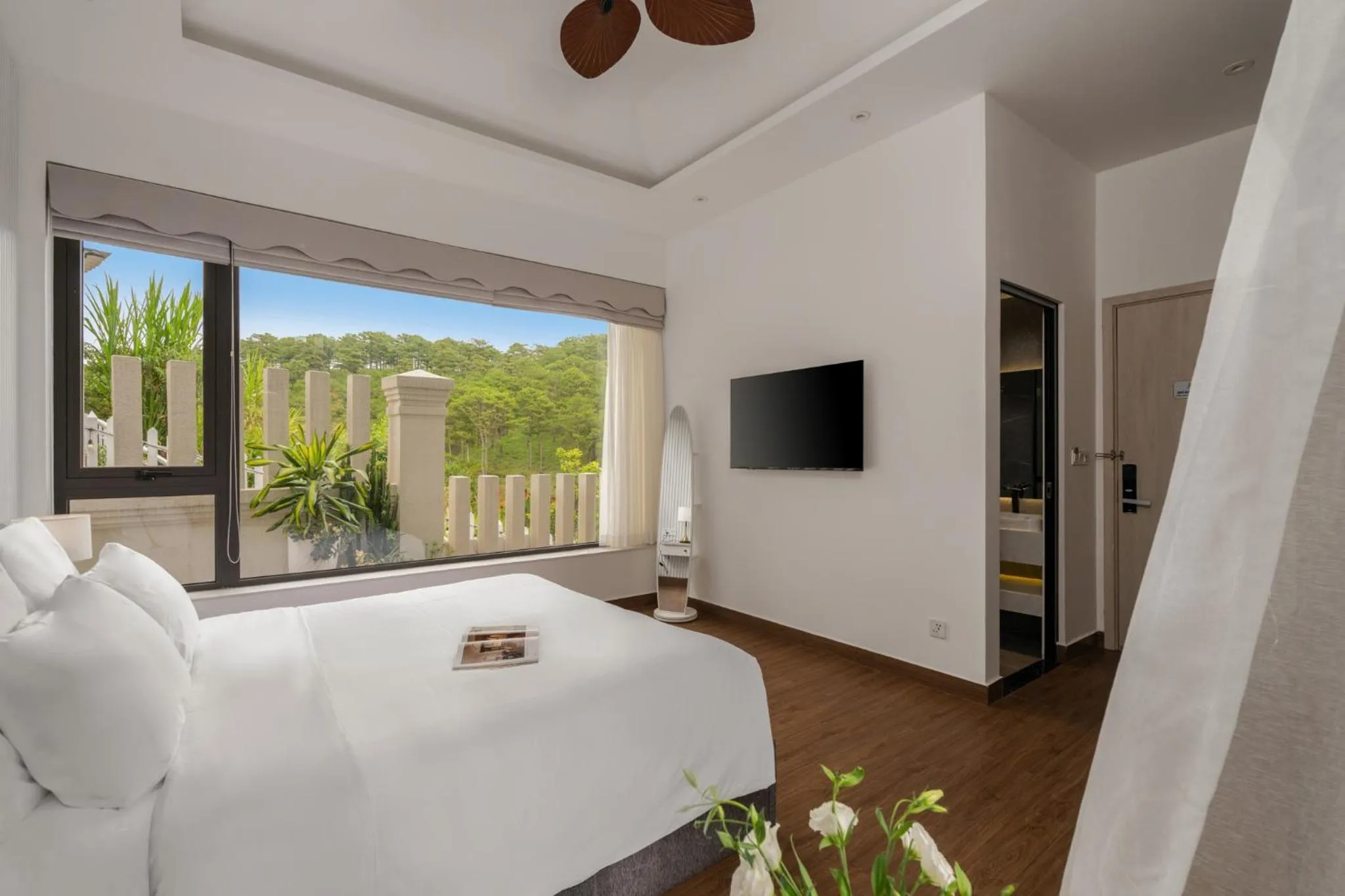 Bed in Payon Dalat Villa