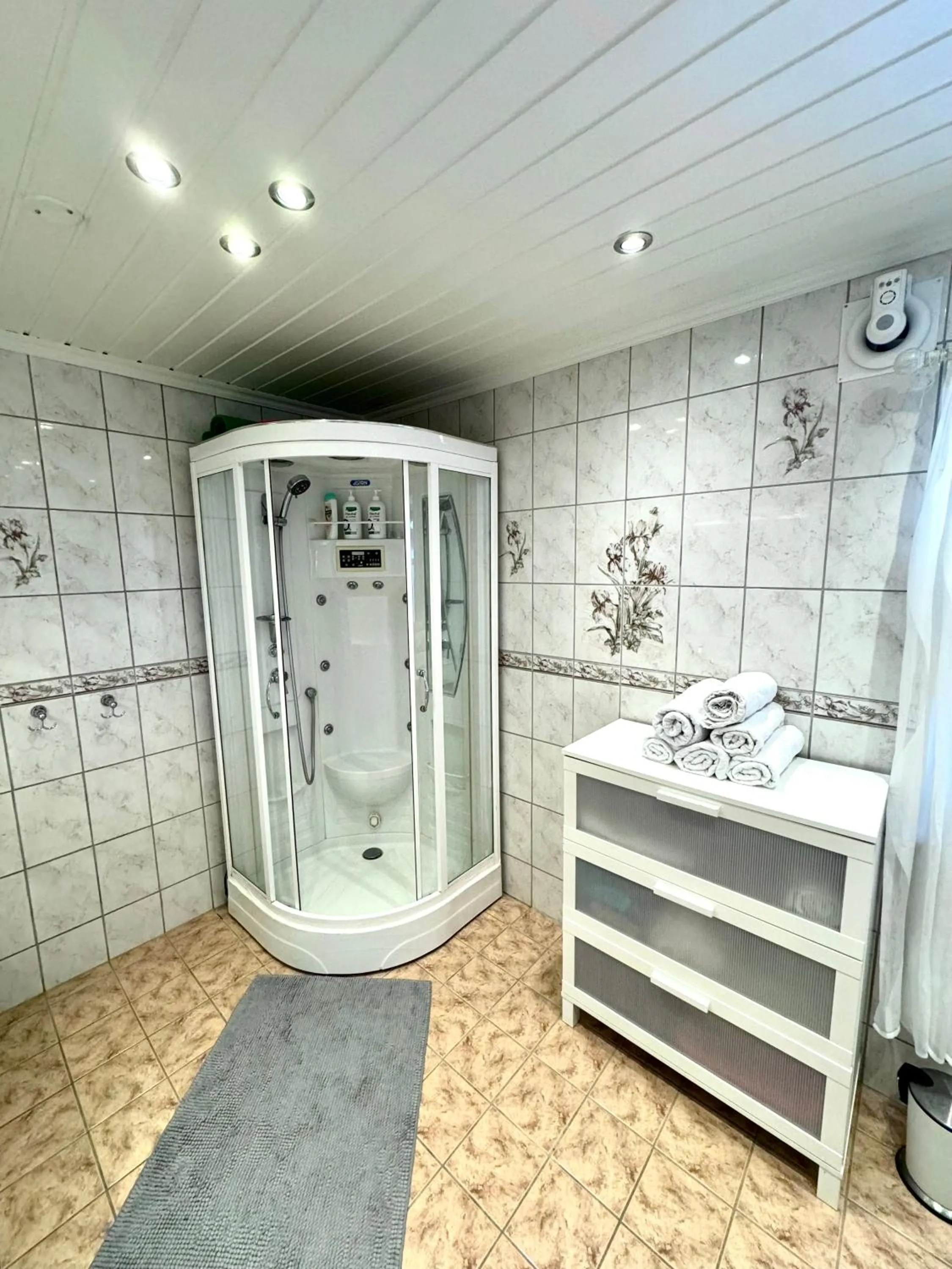 Shower in Just Like Home Bed & Spa - free private parking