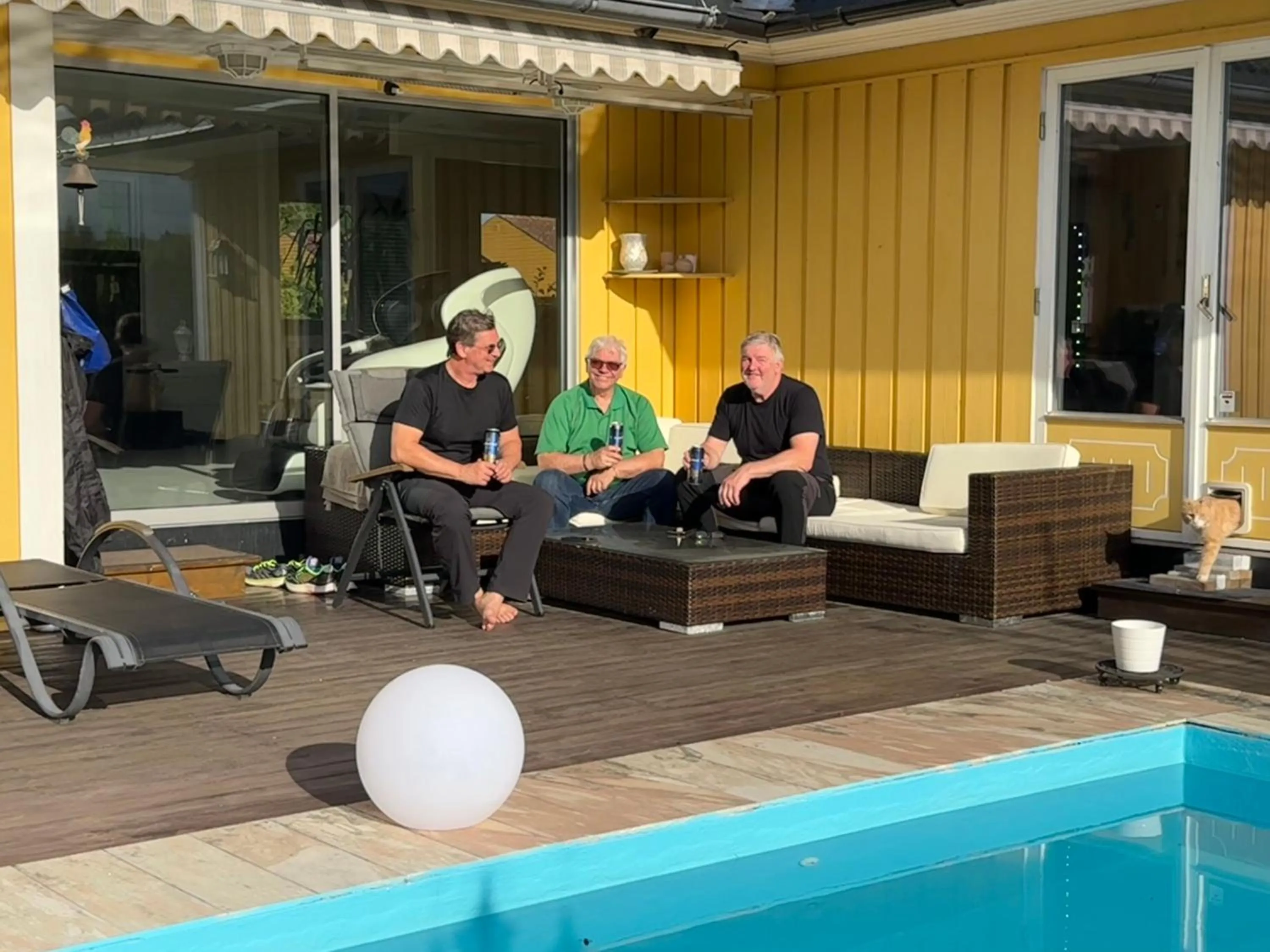 Property building in Just Like Home Bed & Spa - free private parking