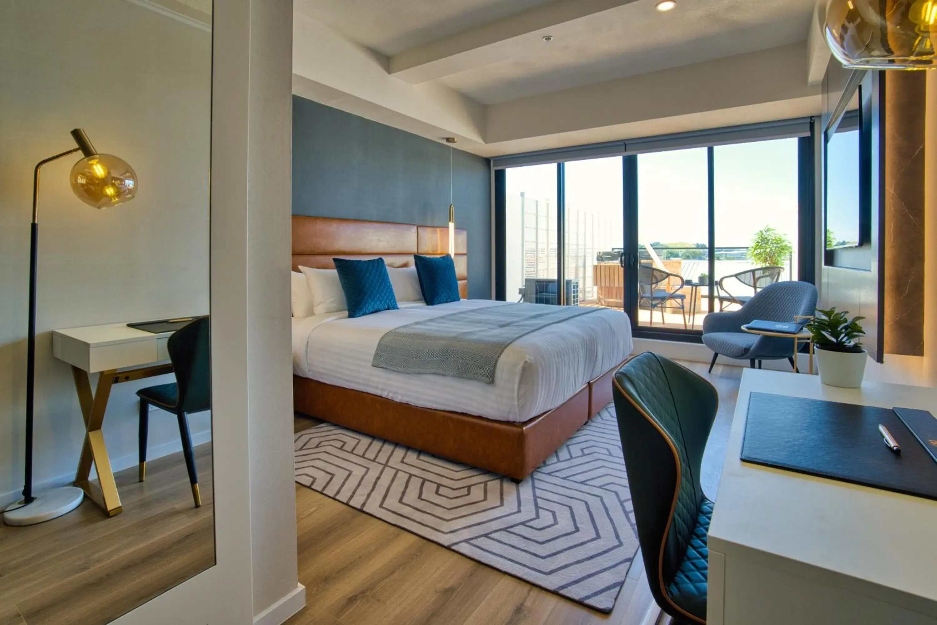 Suite with Hot Tub in SOHO Hotel Auckland Suite with Hot Tub in SOHO Hotel Auckland