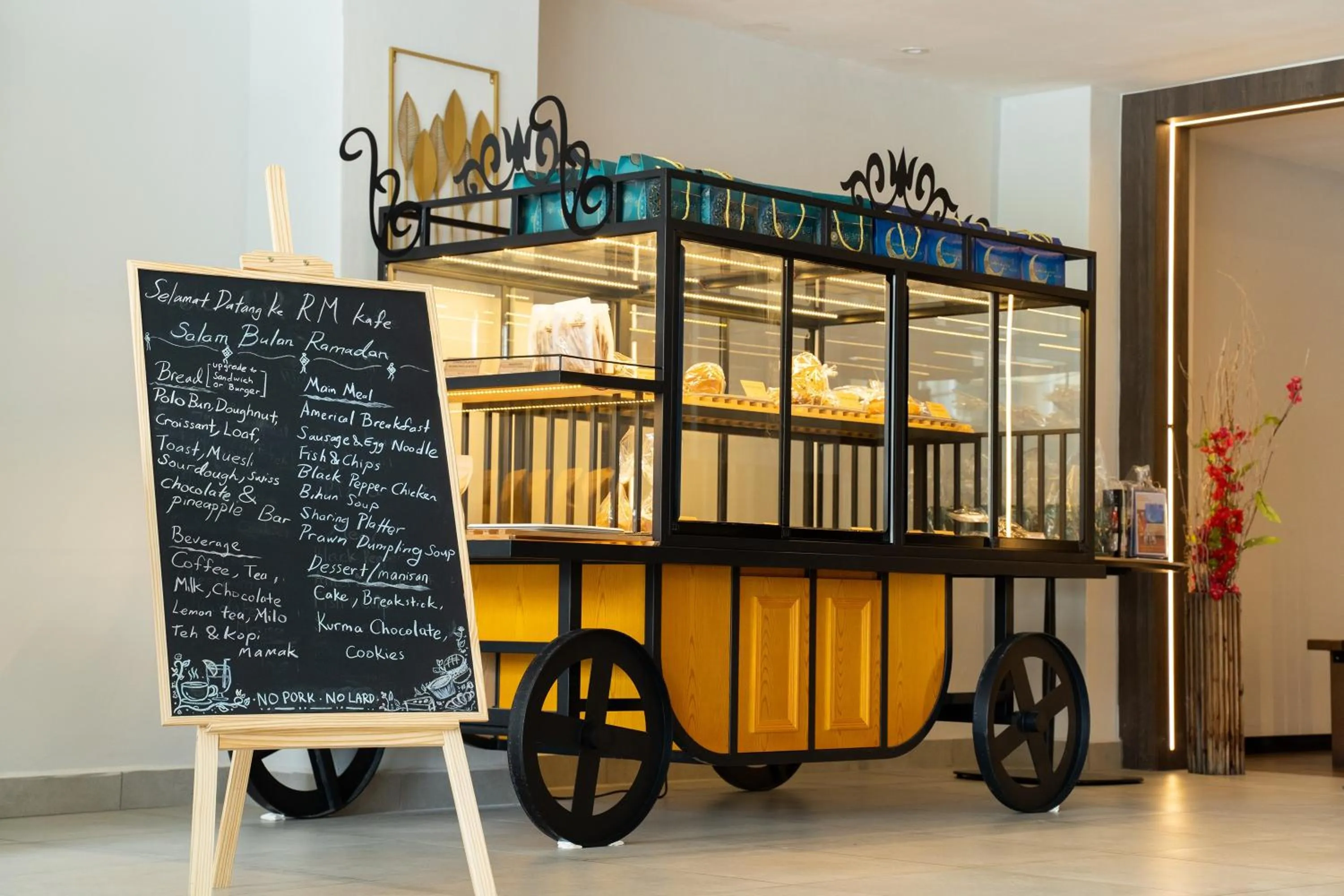 Restaurant/places to eat in RM Hotel Muar