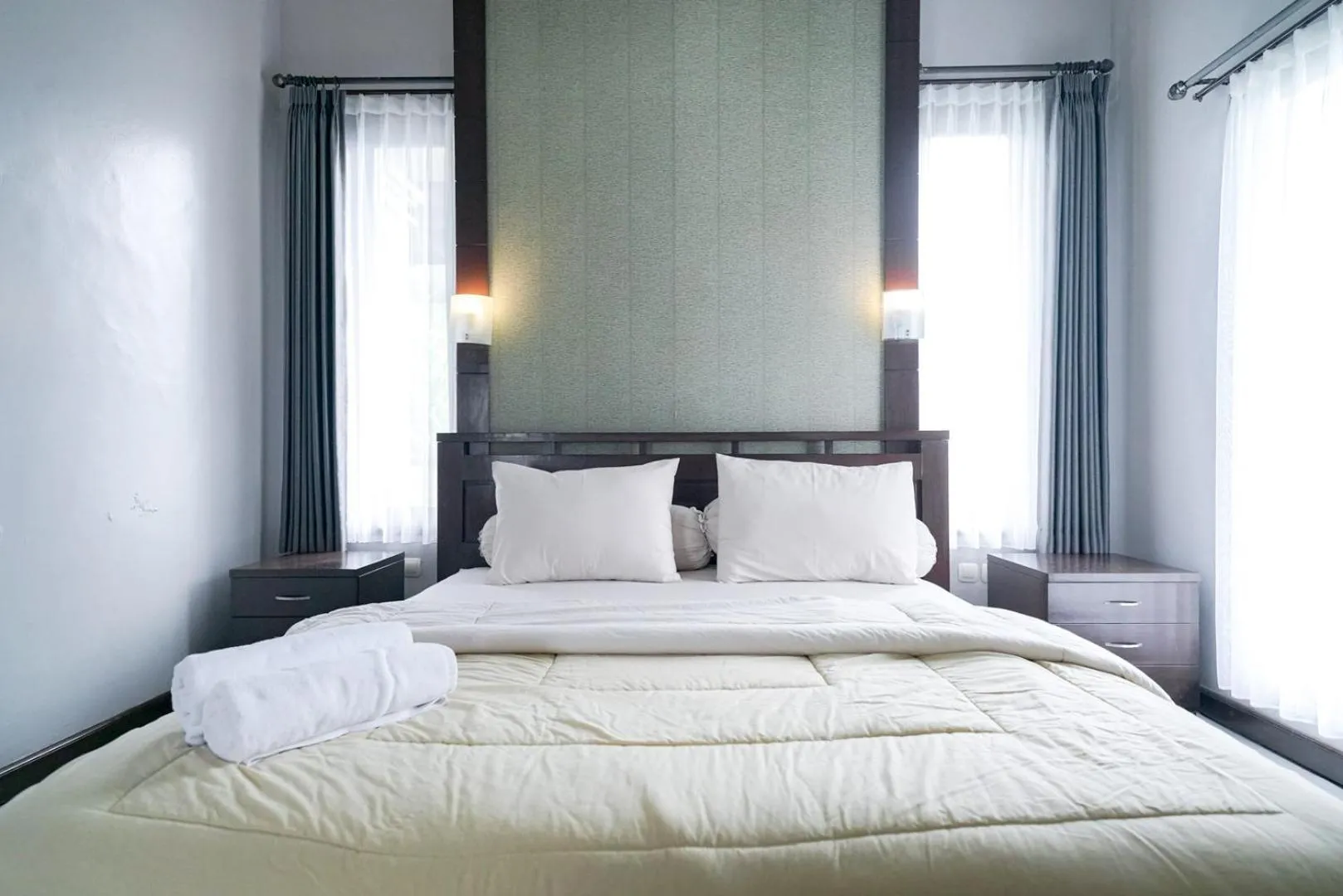 Bedroom, Bed in The Lavana Villa Kubu D'Bedugul - 2 Bedroom Villa