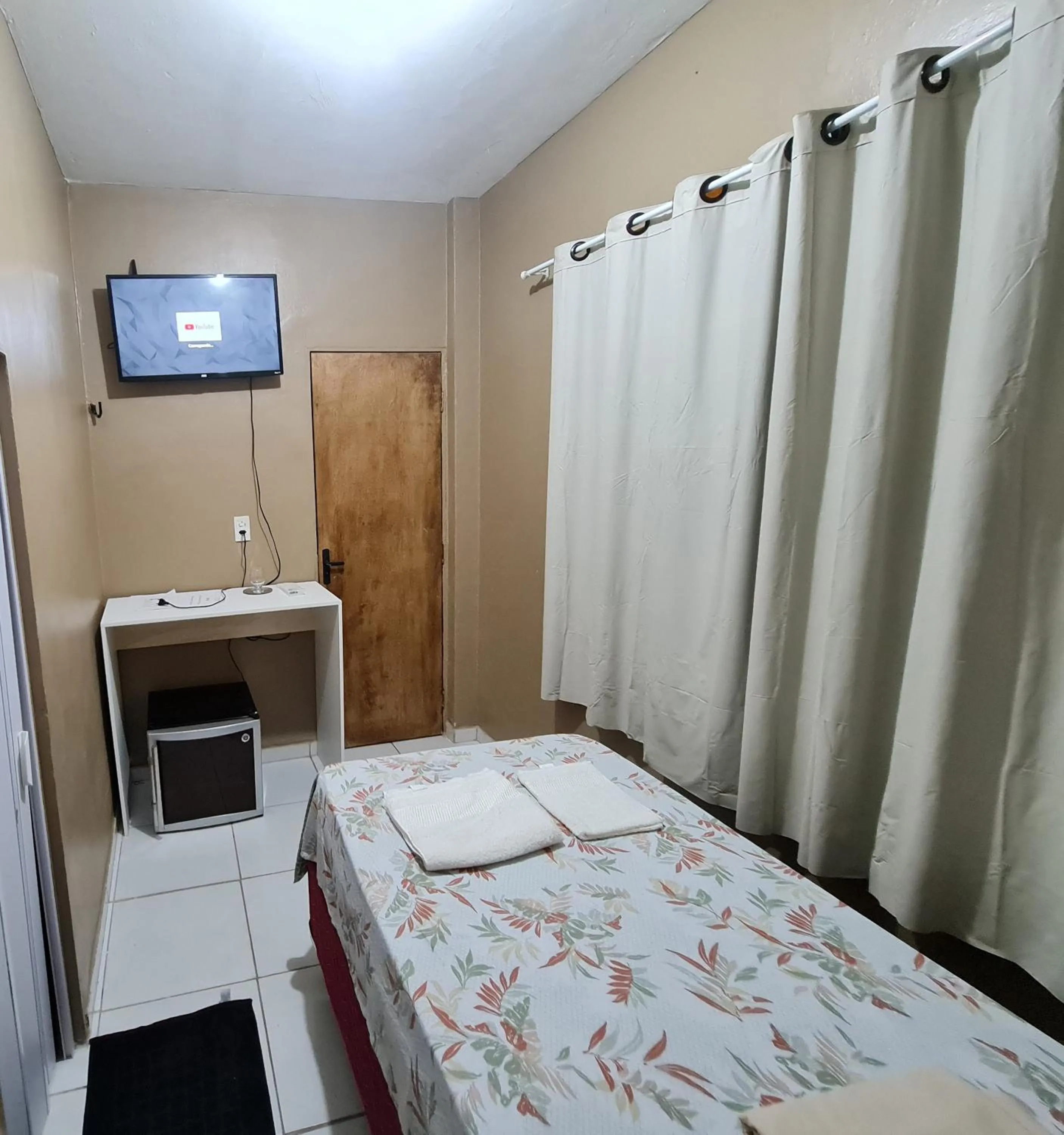 Photo of the whole room, Bed in Pousada Meireles Praia