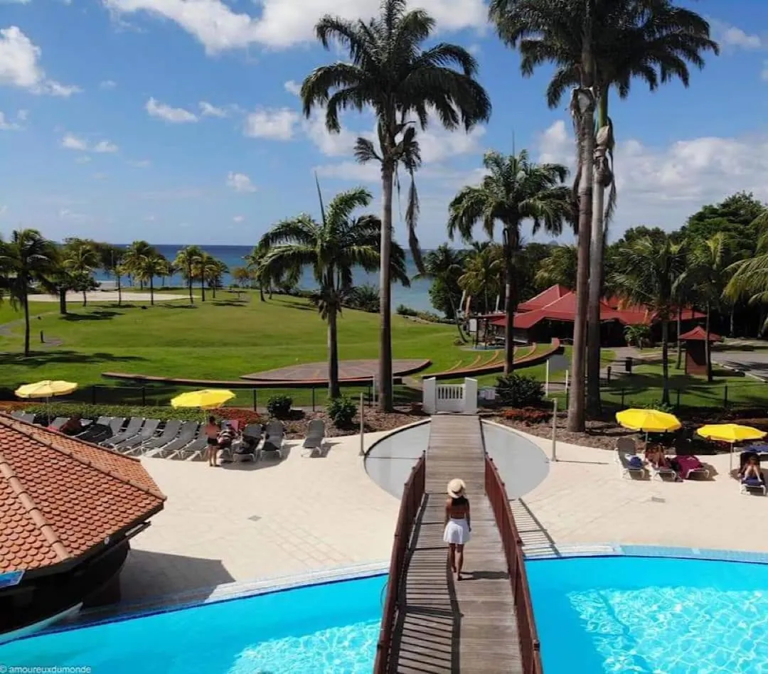 Swimming pool in Studio Tropical avec vue mer dans une résidence hôtelière