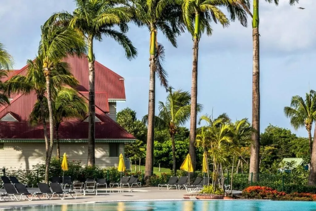 Swimming pool in Studio Tropical avec vue mer dans une résidence hôtelière