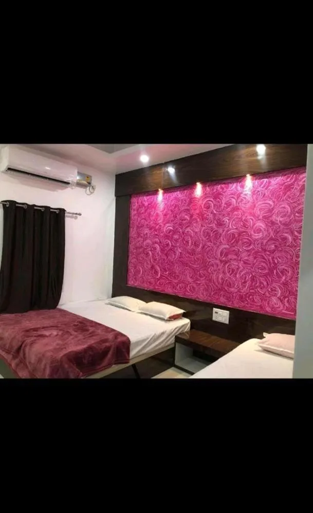 Bed in Hotel Bobby house 450m from beach & 1 km from temple