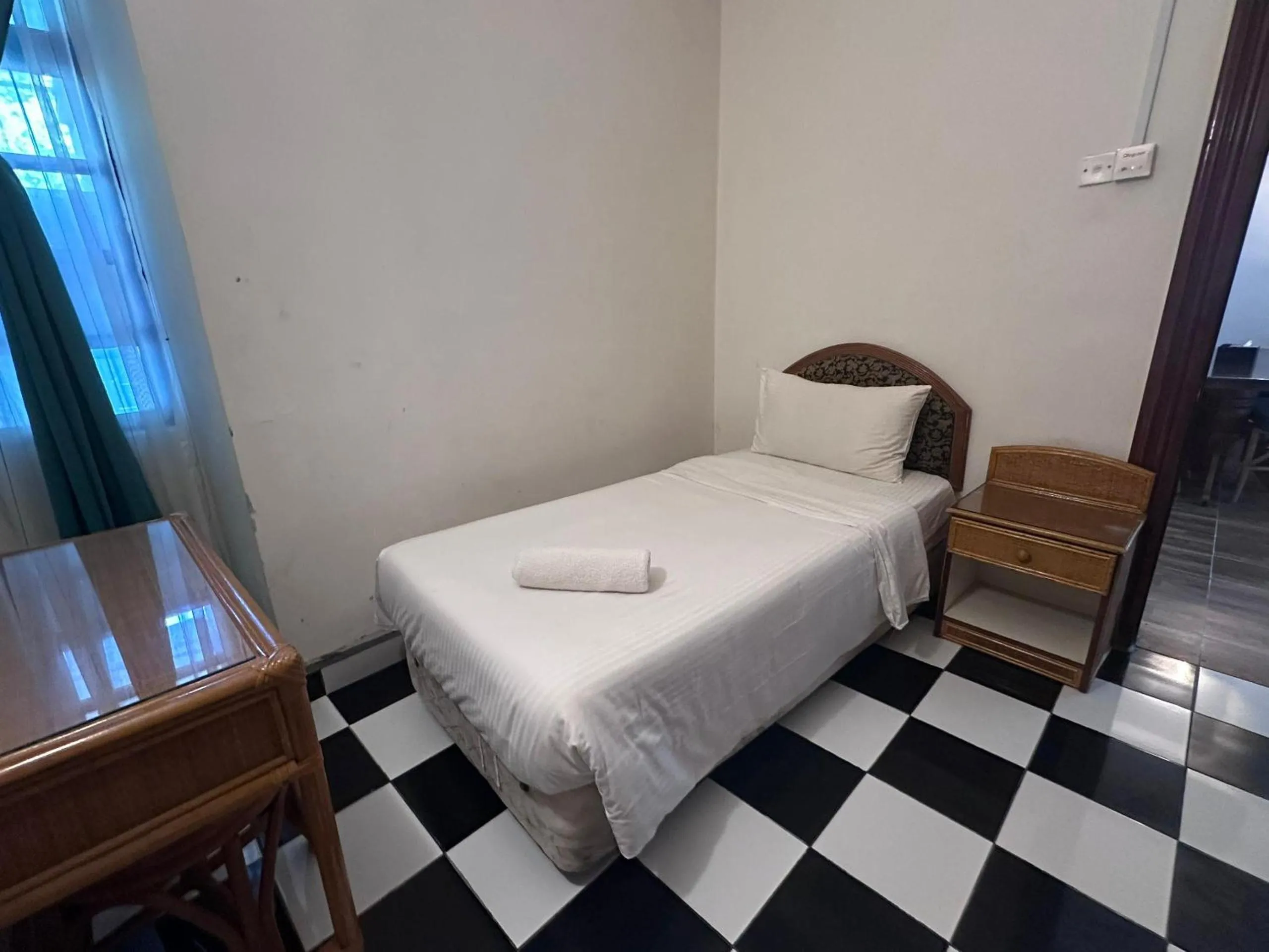 Bed in Long Sands Port Dickson