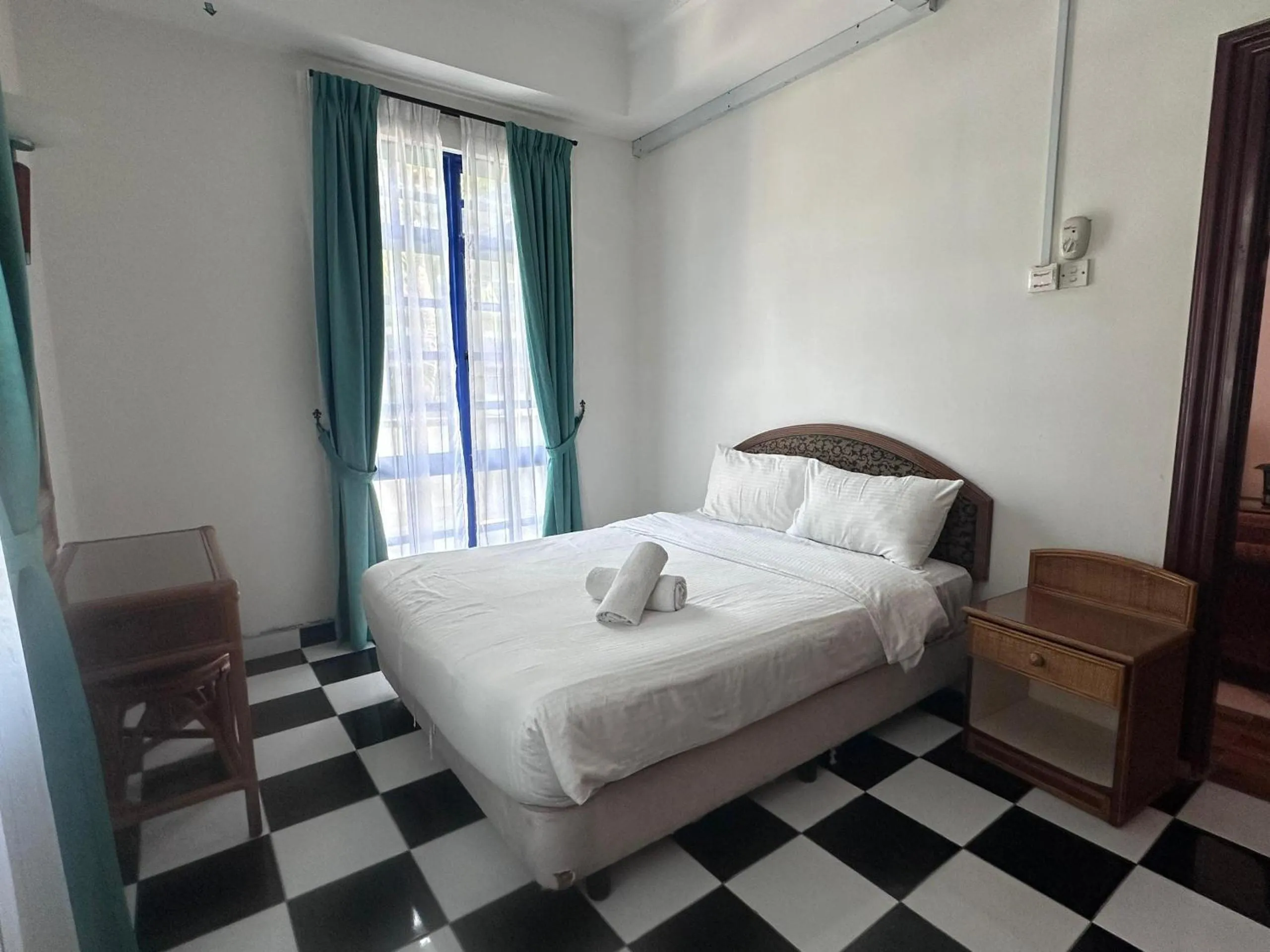 Bed in Long Sands Port Dickson