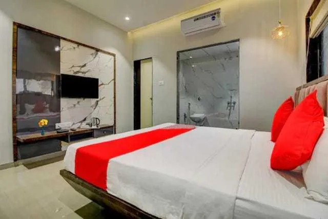 Bedroom in Super Collection O Kesar Inn Banquet & Lodging